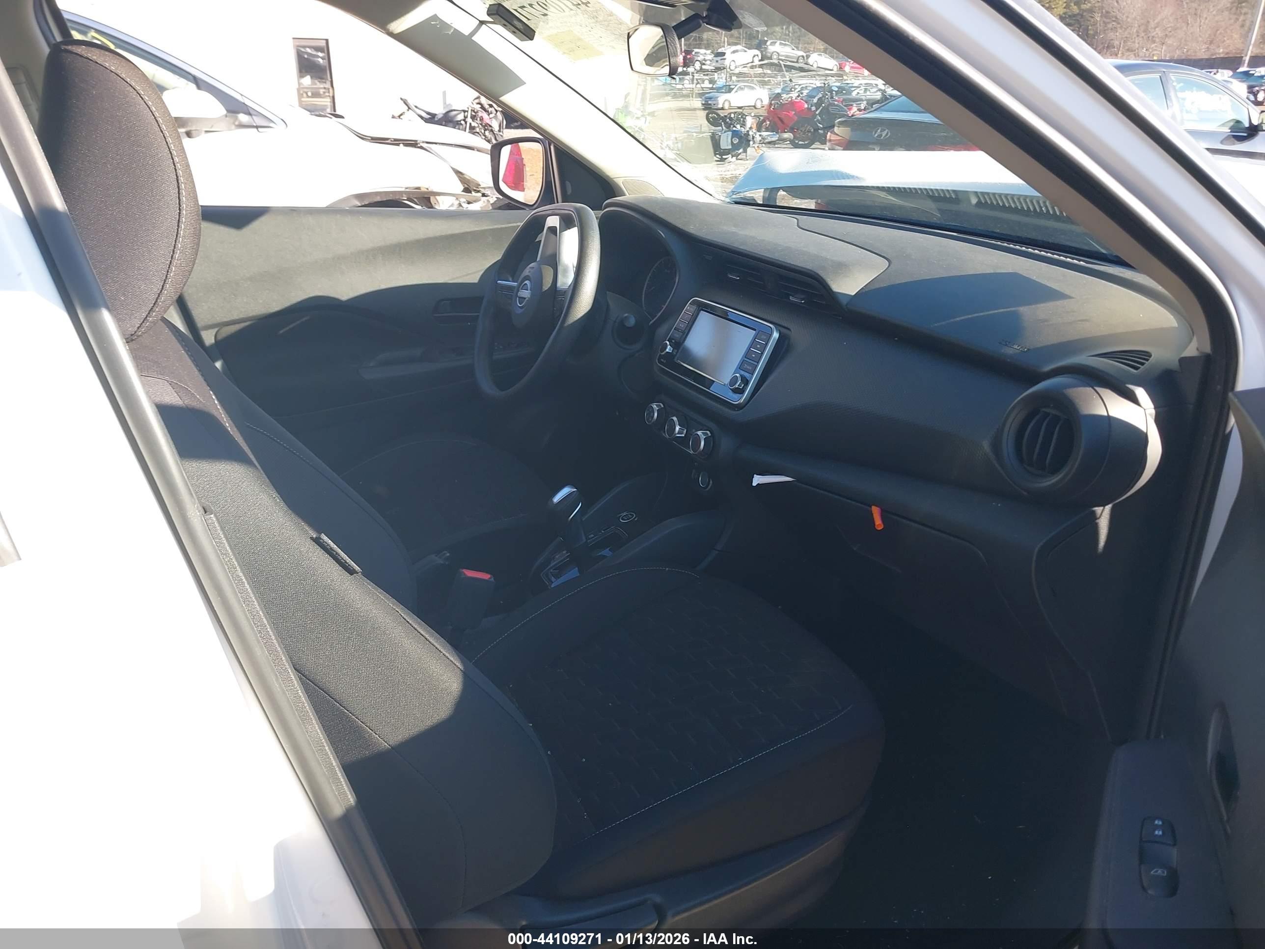 NISSAN KICKS image 5