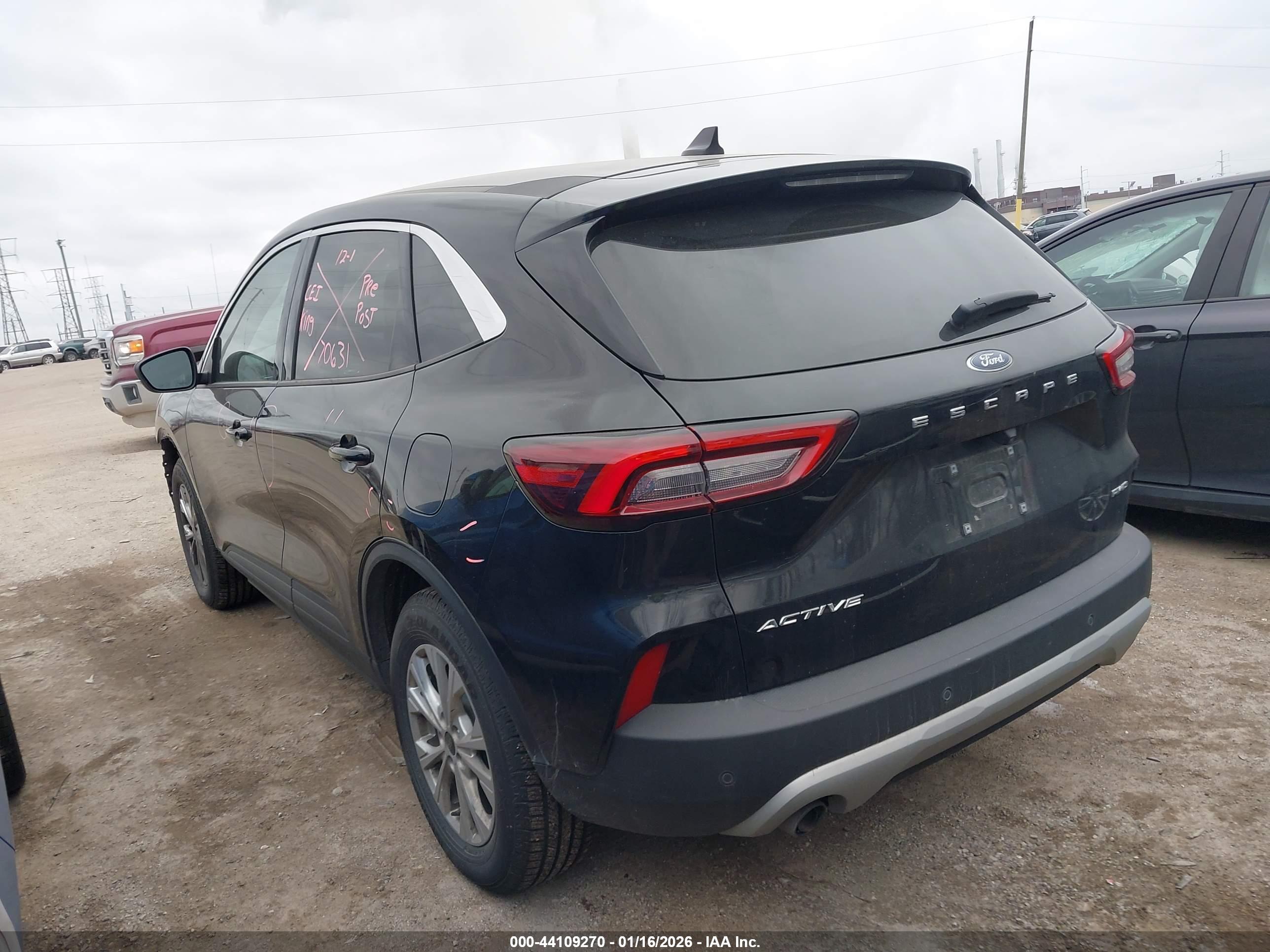 FORD ESCAPE image 3