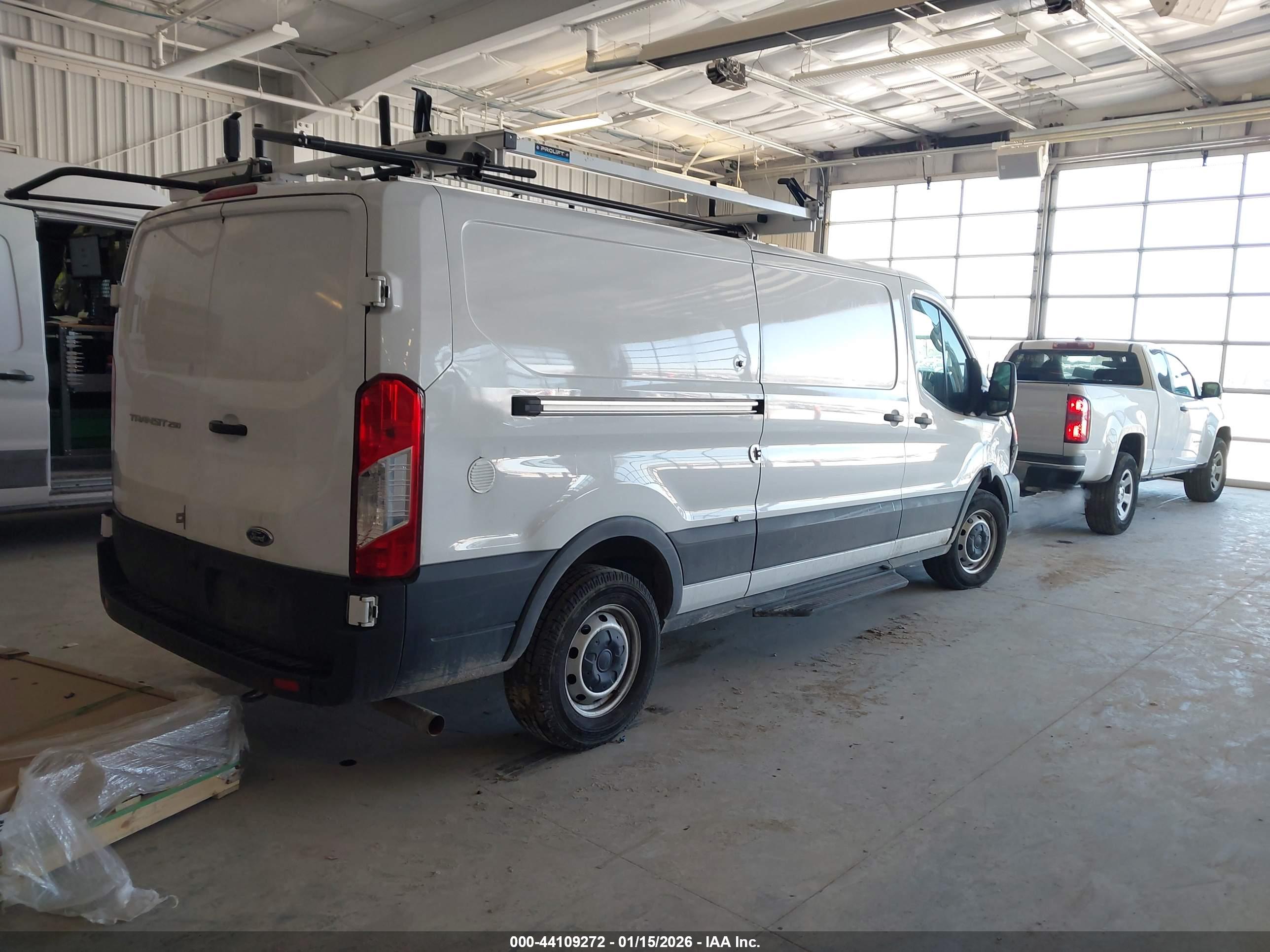 FORD TRANSIT-250 image 4