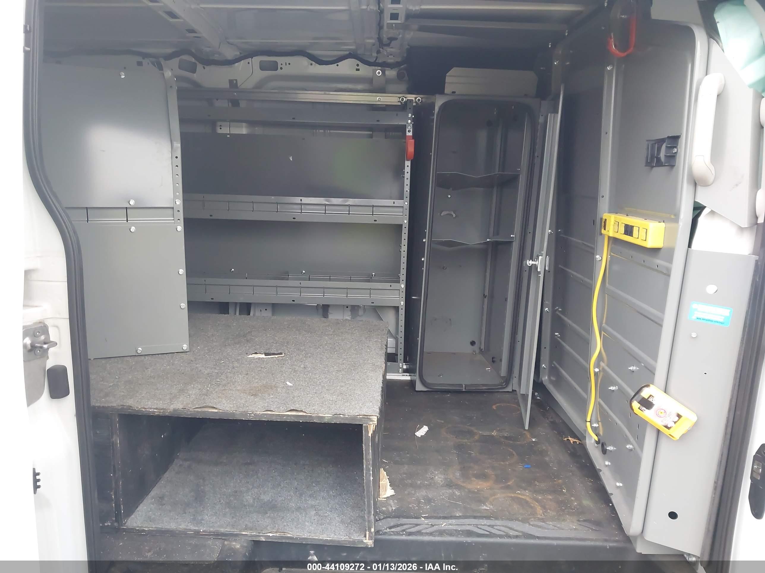 FORD TRANSIT-250 image 8
