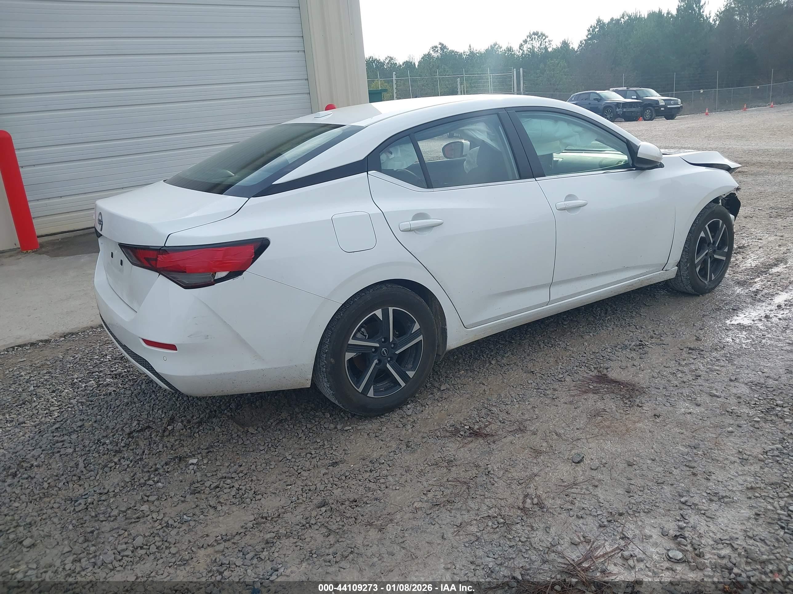 NISSAN SENTRA image 4