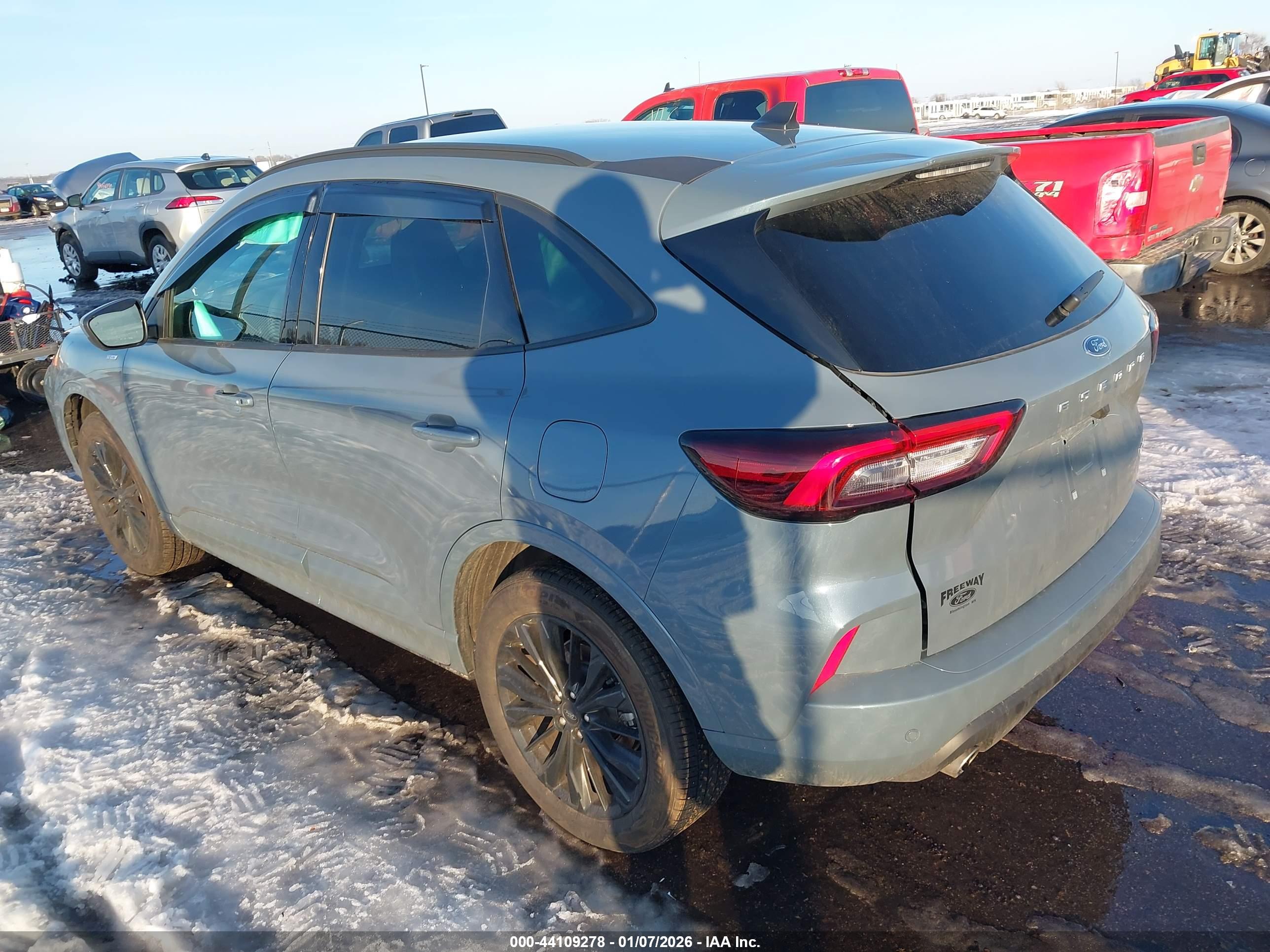 FORD ESCAPE image 3