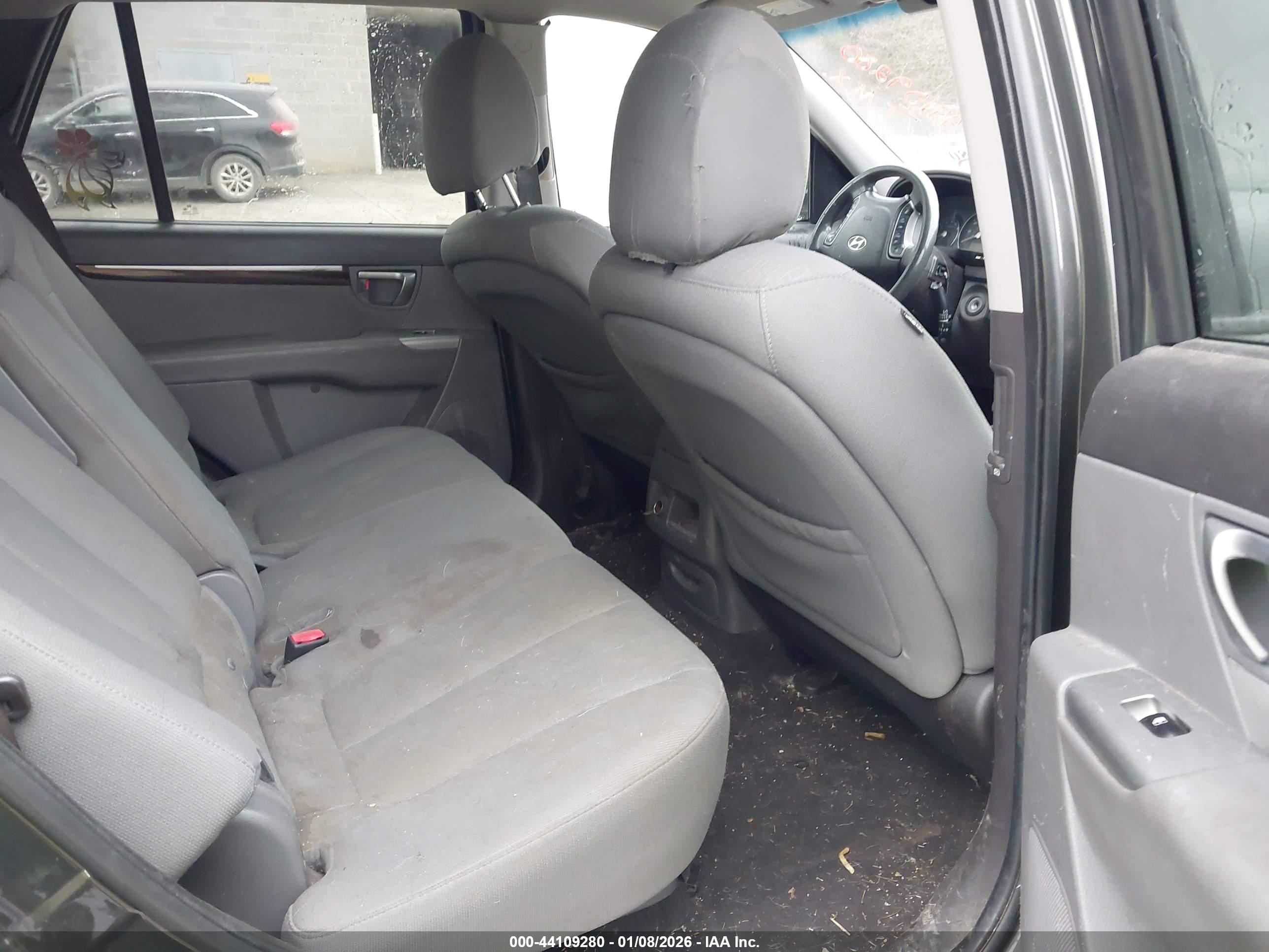 HYUNDAI SANTA image 8