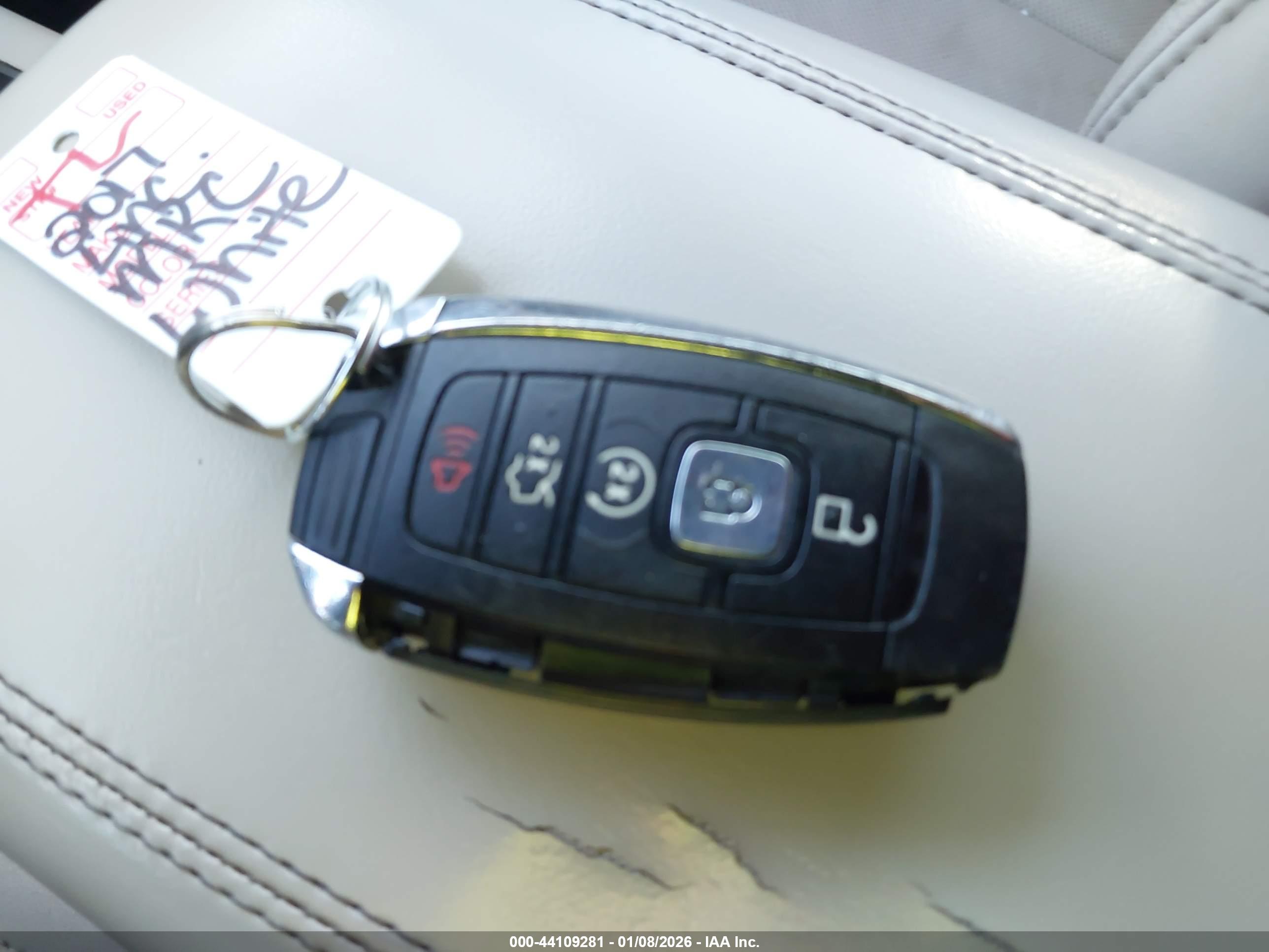 LINCOLN MKC image 11