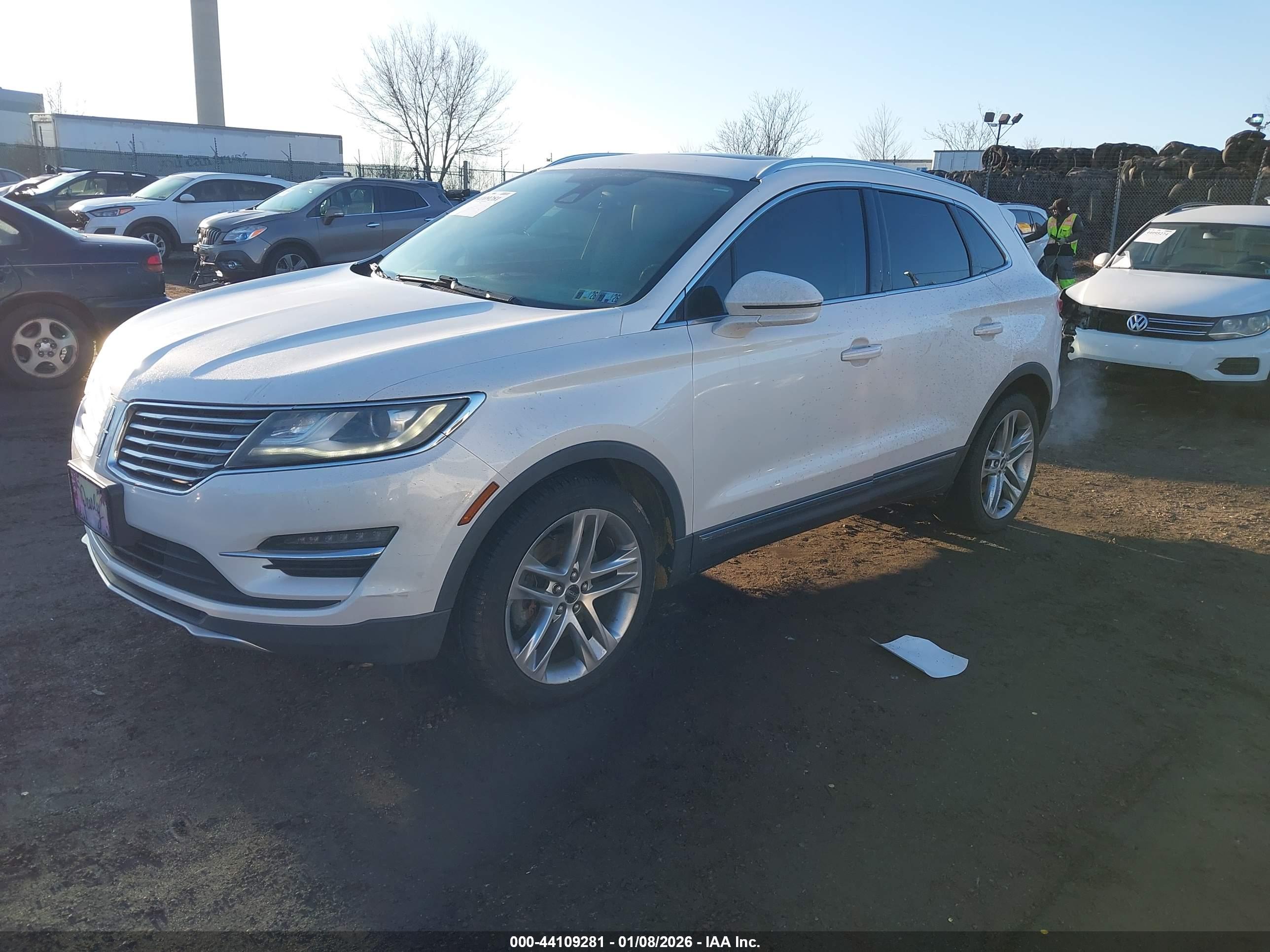 LINCOLN MKC image 2