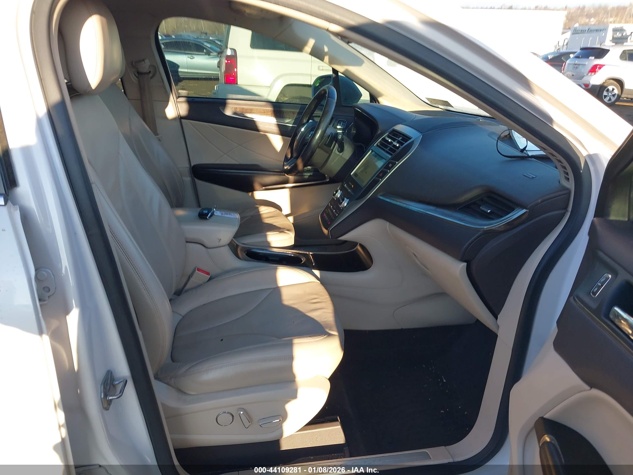 LINCOLN MKC image 5