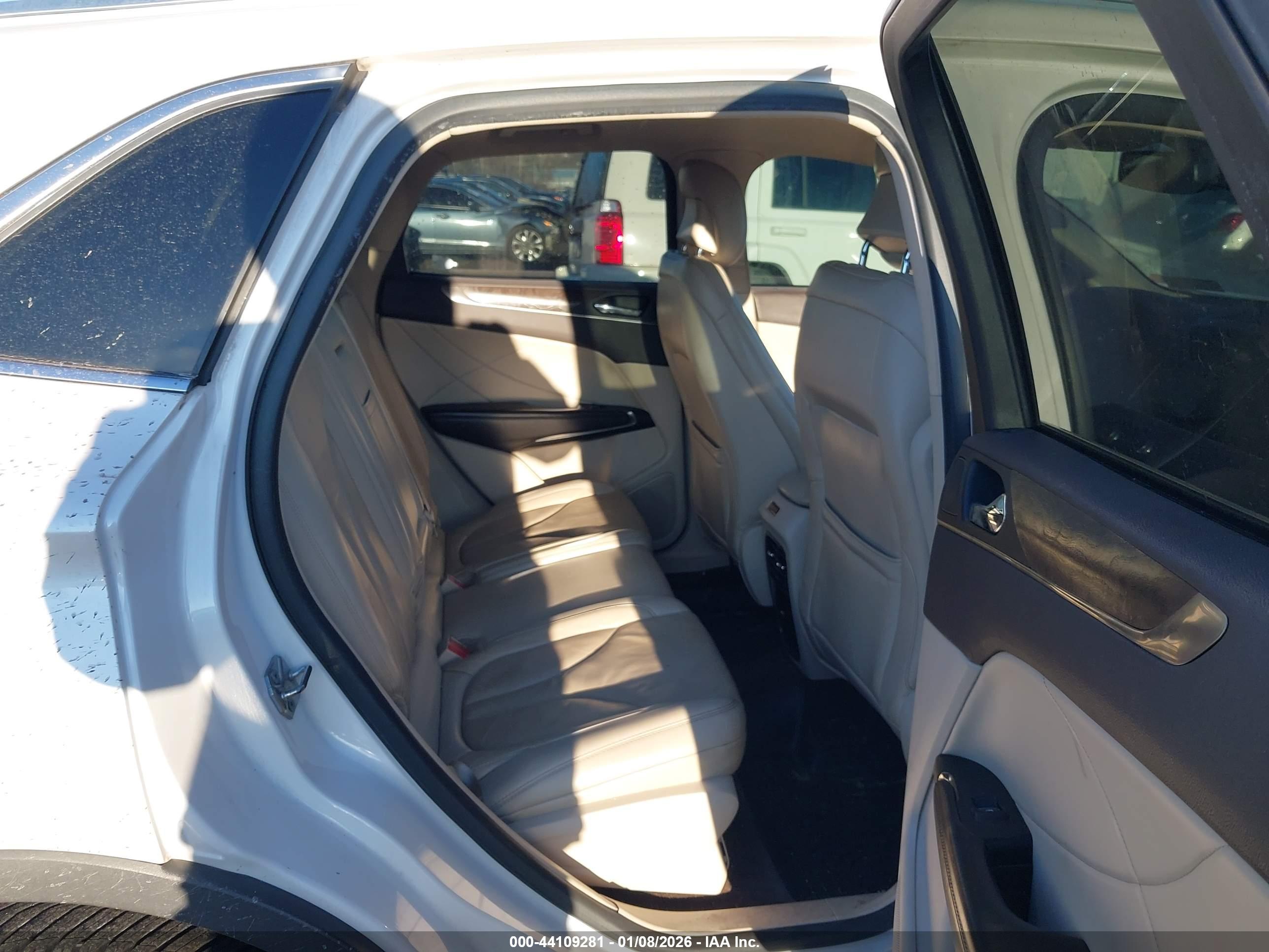 LINCOLN MKC image 8