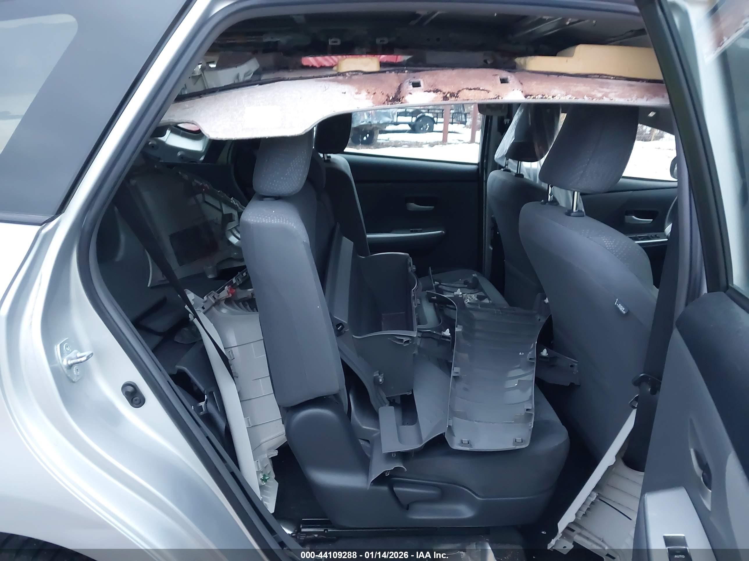 TOYOTA PRIUS image 8