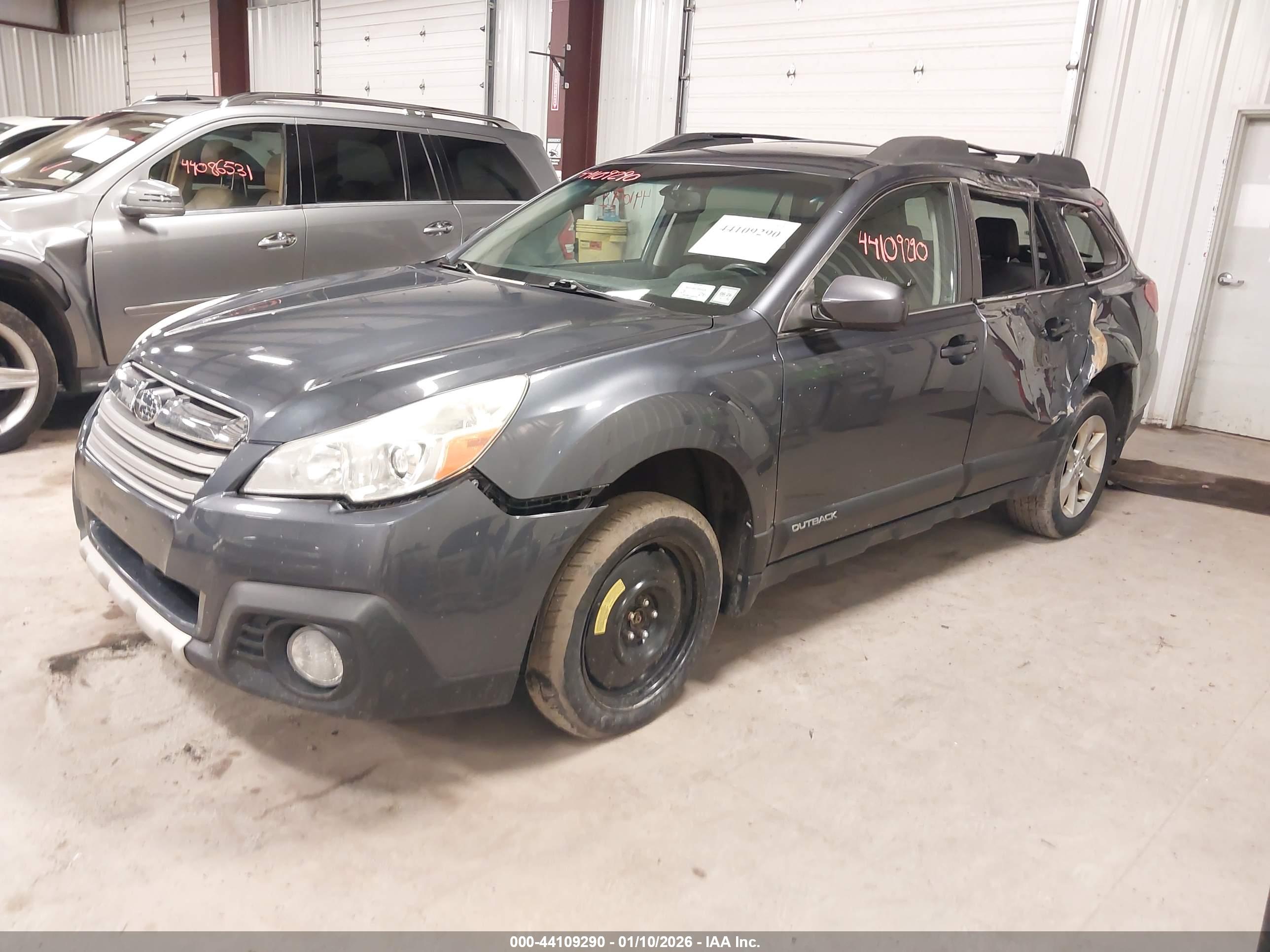 SUBARU OUTBACK image 2
