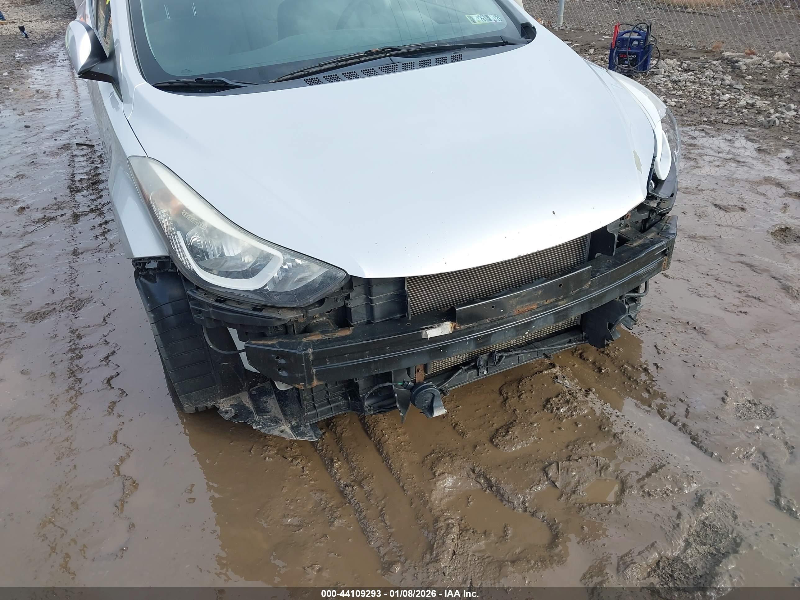 HYUNDAI ELANTRA image 6