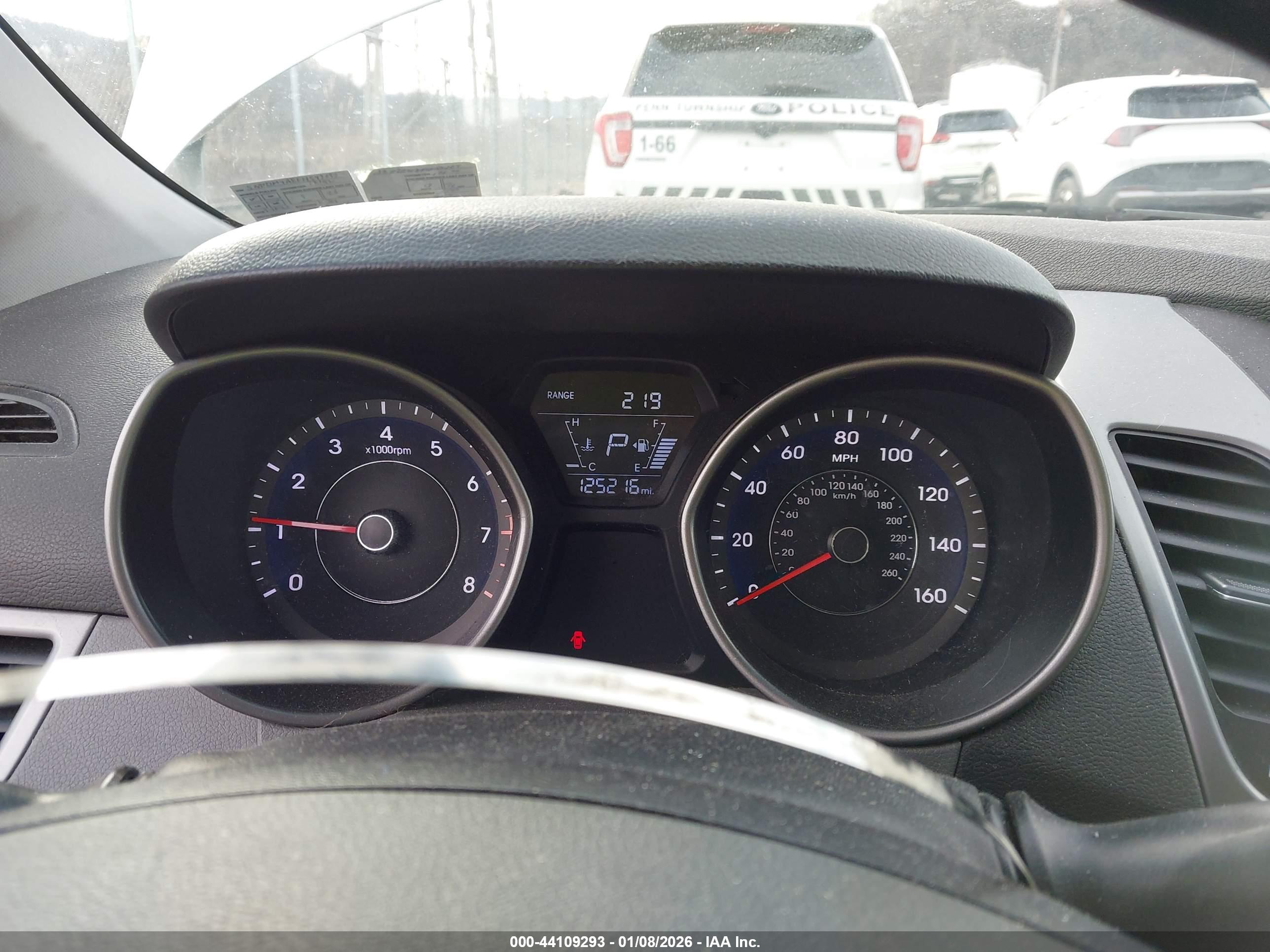 HYUNDAI ELANTRA image 7