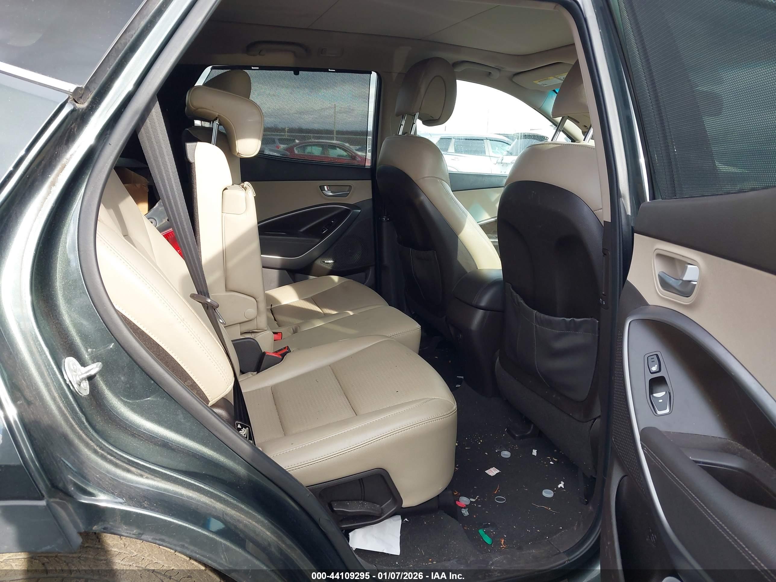 HYUNDAI SANTA image 8