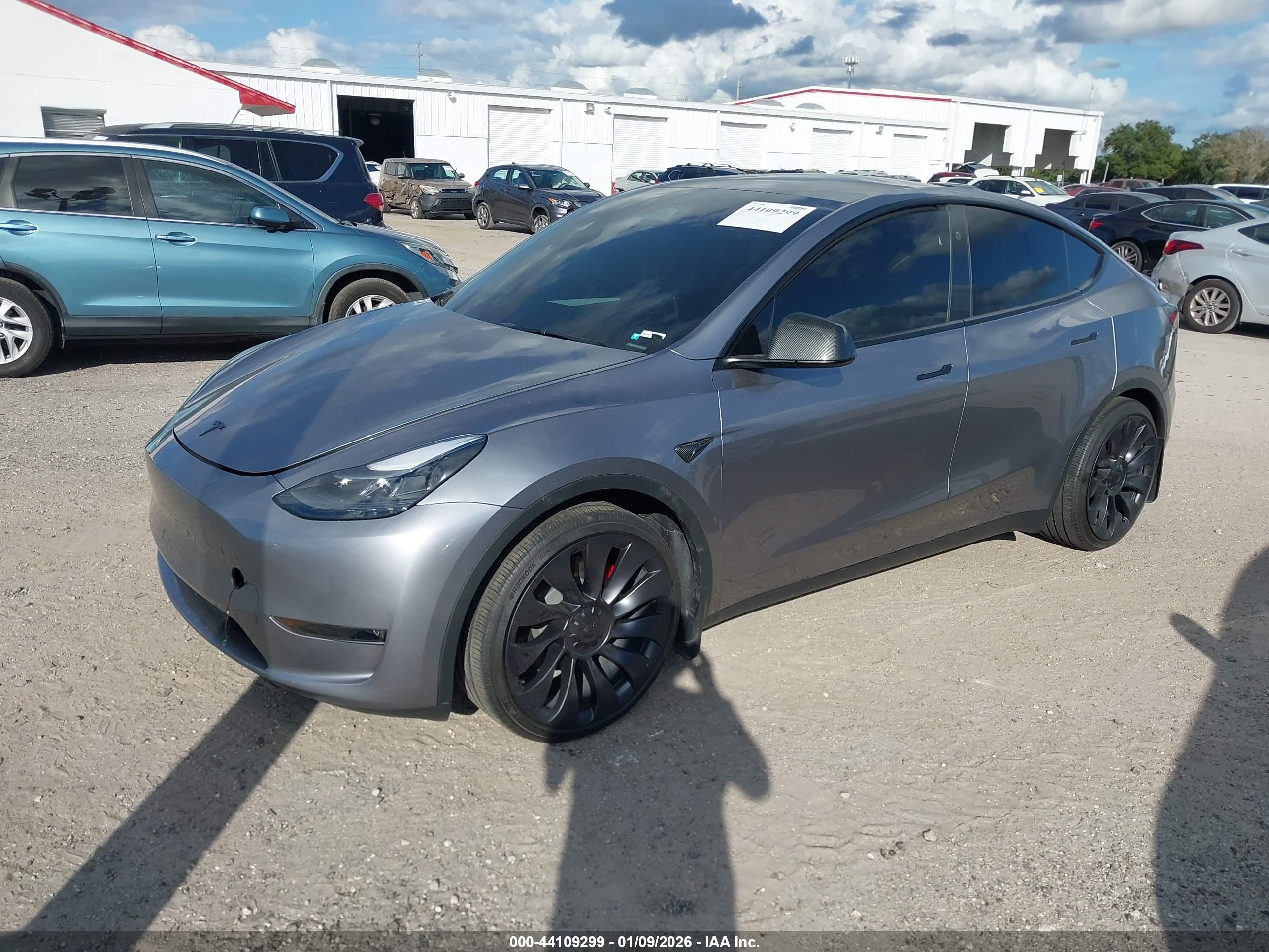 TESLA MODEL image 2