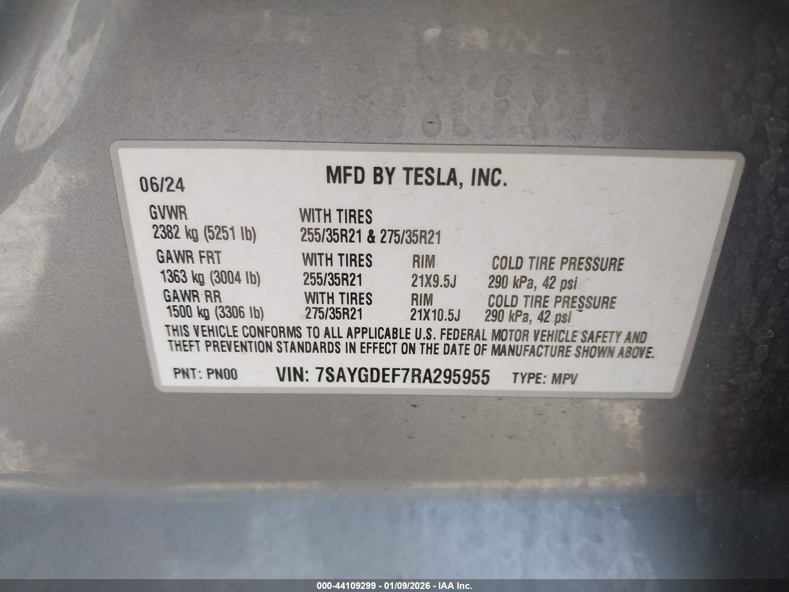 TESLA MODEL image 9