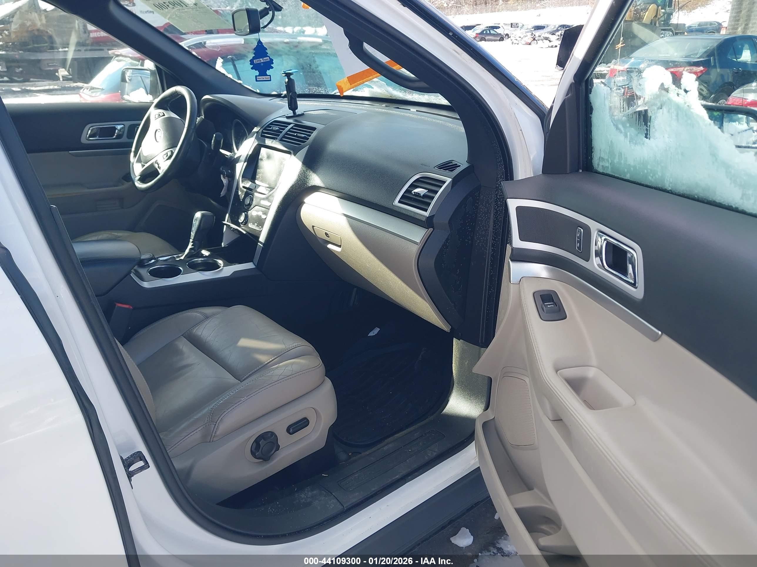 FORD EXPLORER image 5