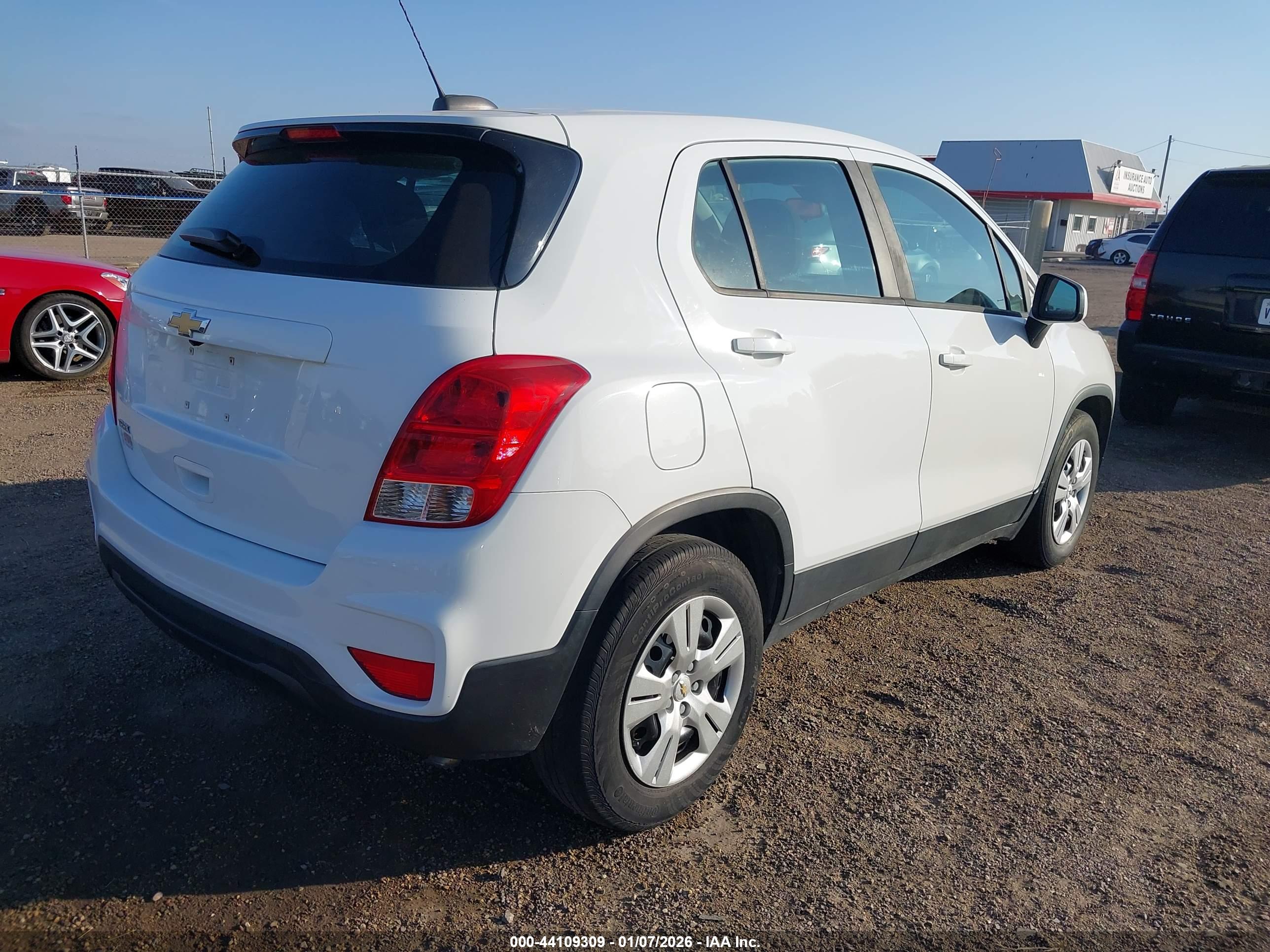 CHEVROLET TRAX image 4