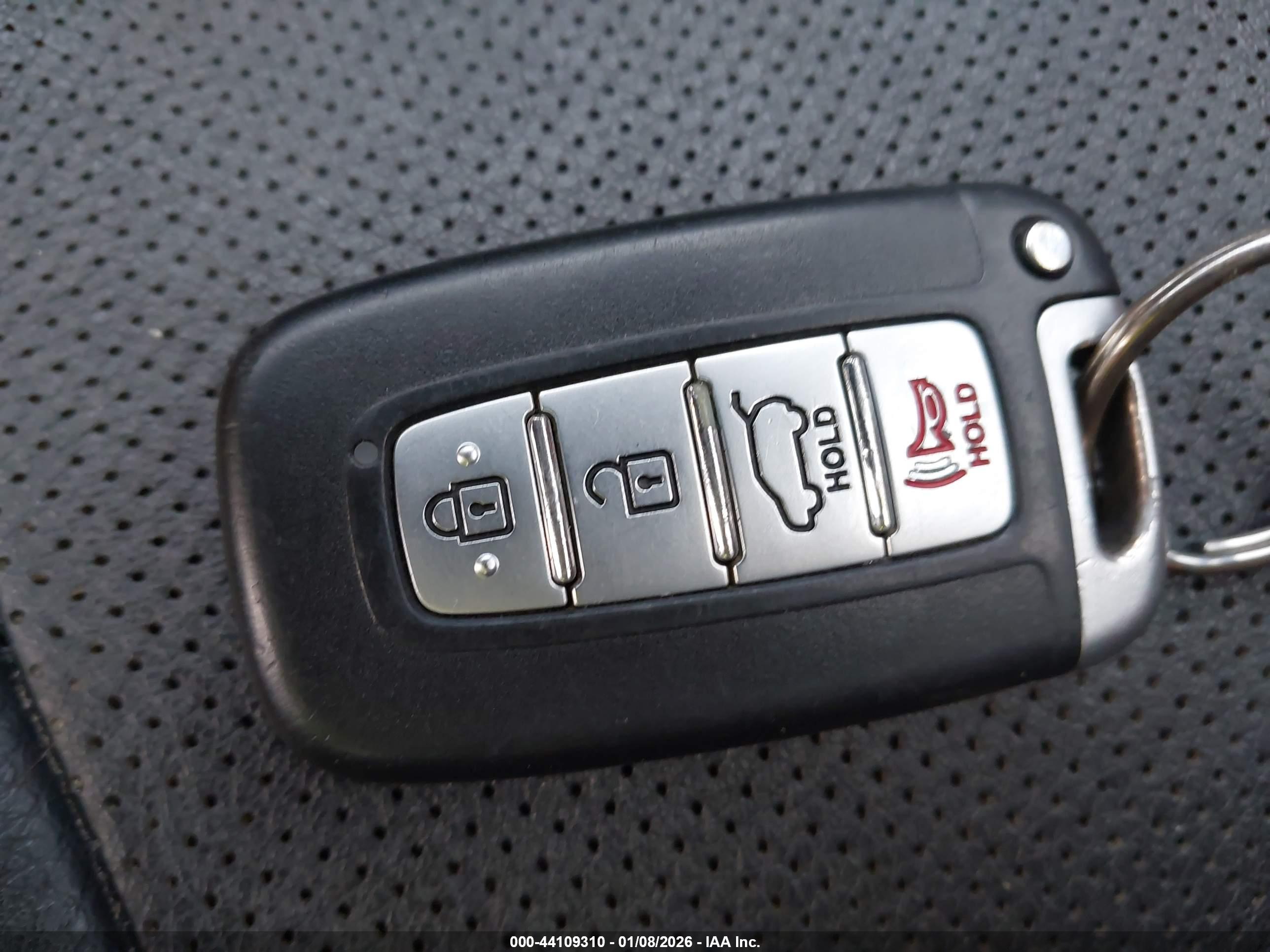 HYUNDAI VELOSTER image 11