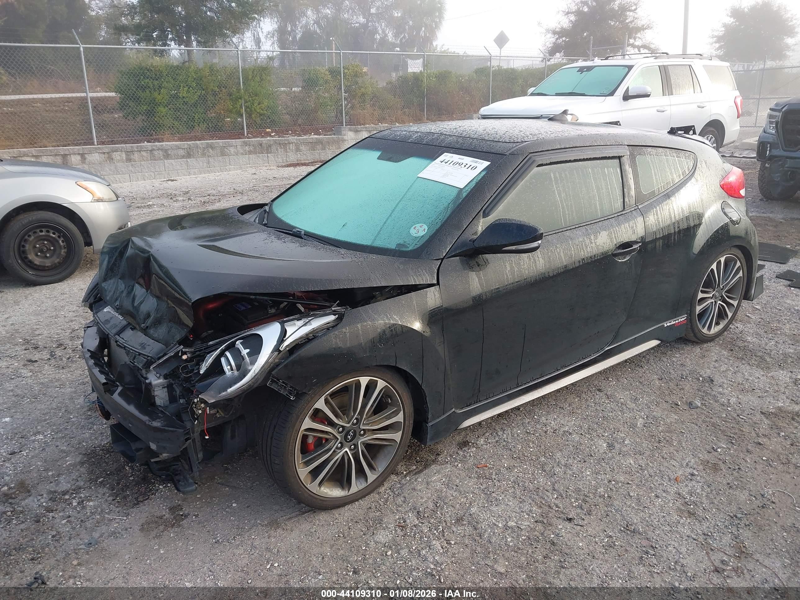 HYUNDAI VELOSTER image 2