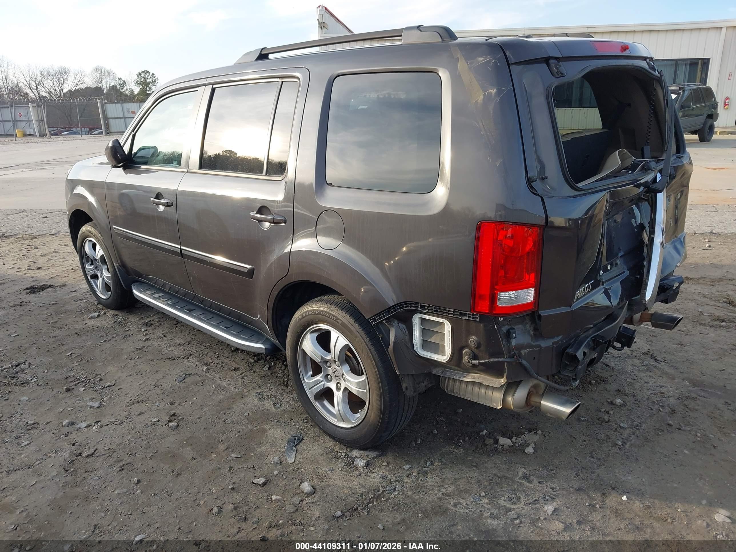 HONDA PILOT image 3