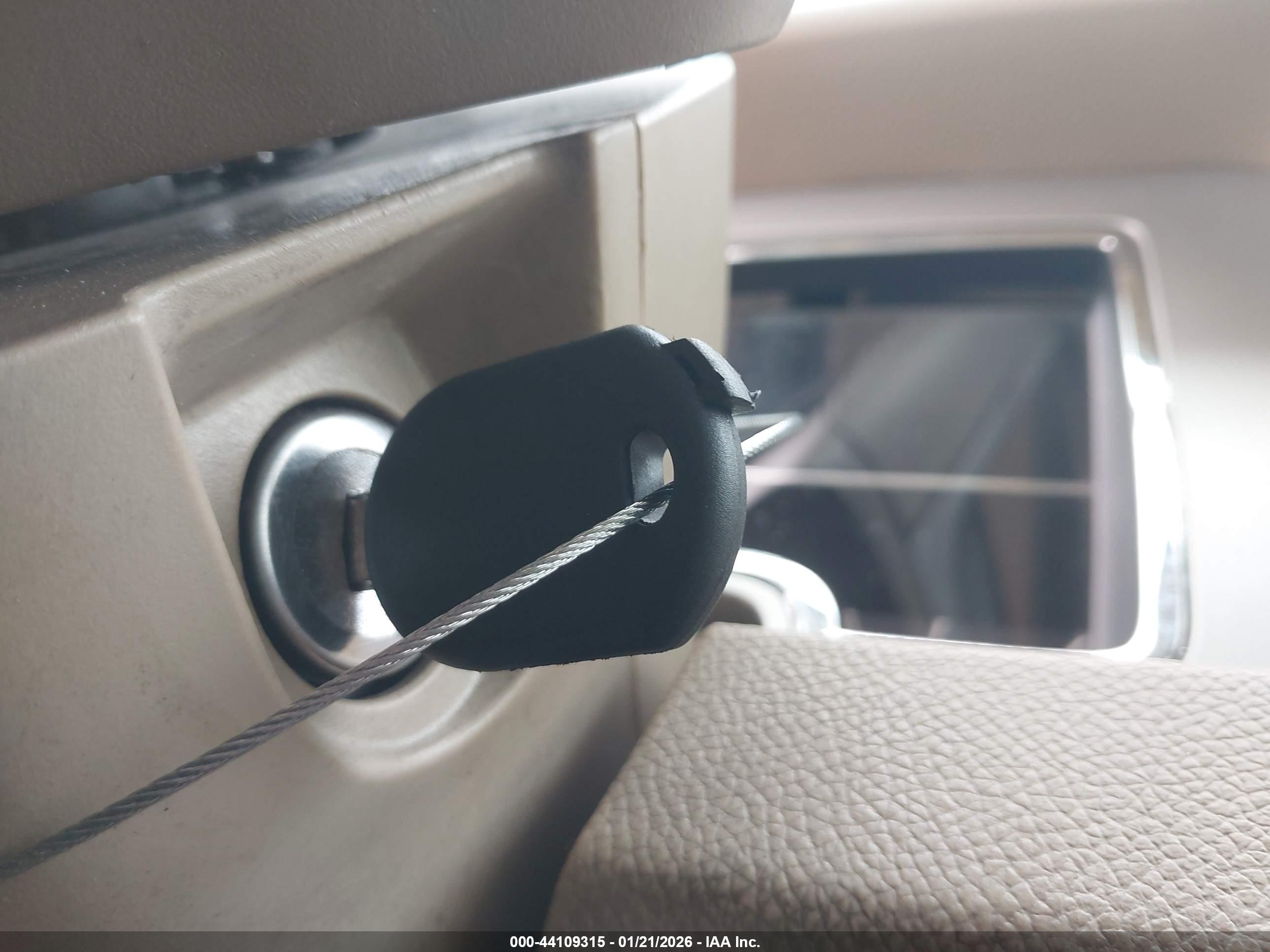 LINCOLN NAVIGATOR image 11