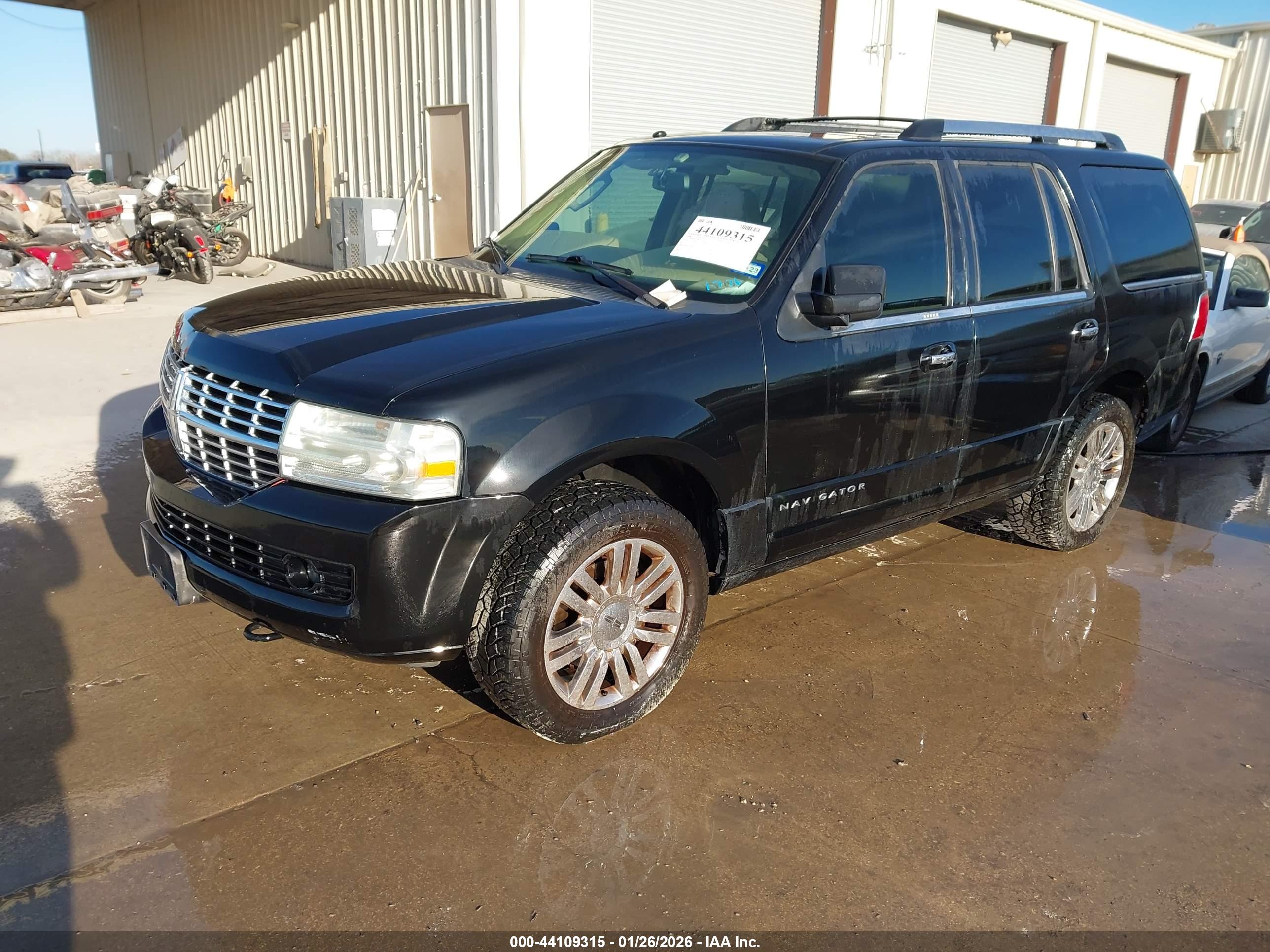 LINCOLN NAVIGATOR image 2