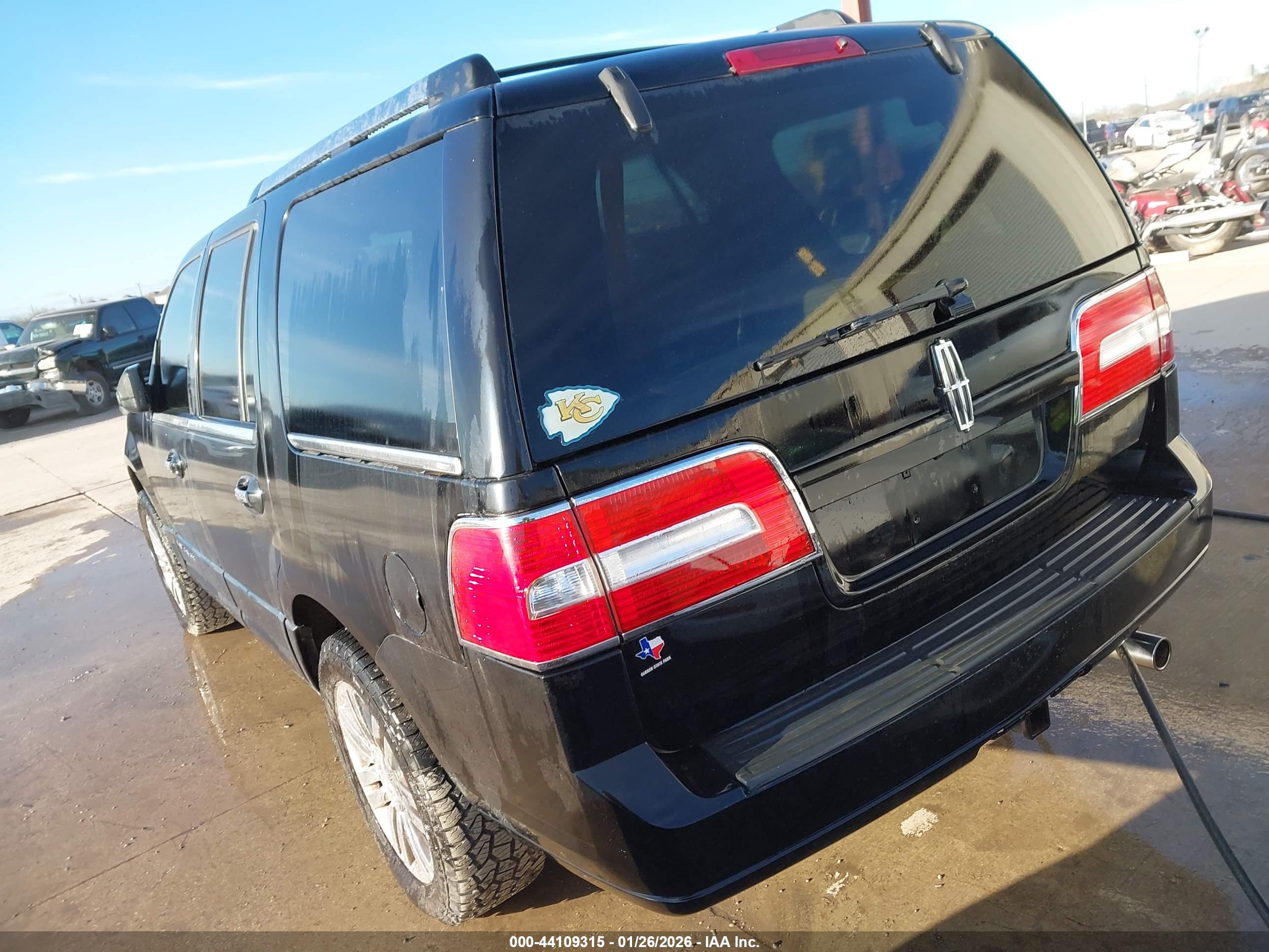 LINCOLN NAVIGATOR image 3