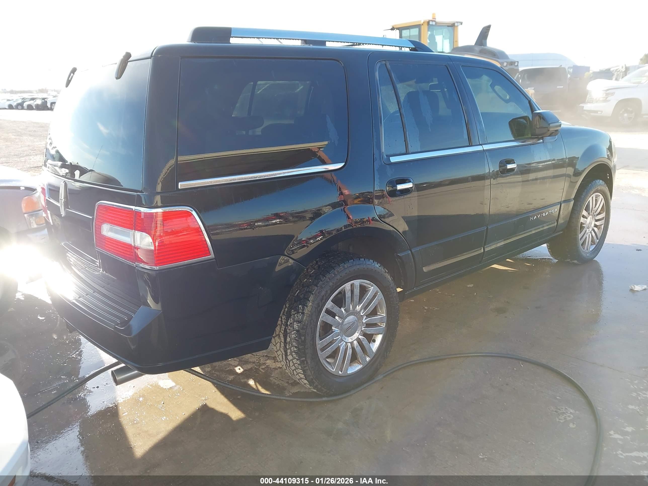 LINCOLN NAVIGATOR image 4
