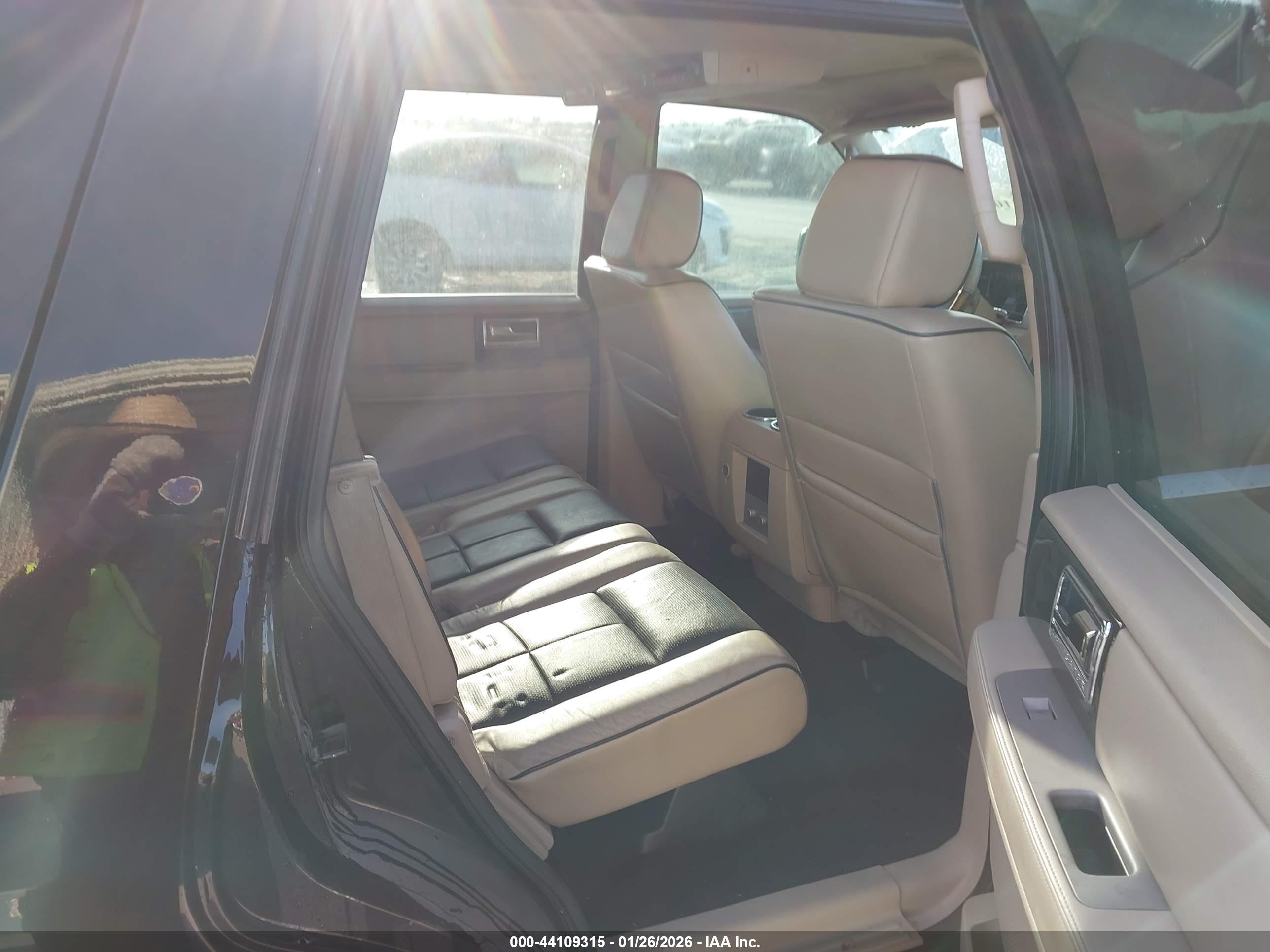 LINCOLN NAVIGATOR image 8