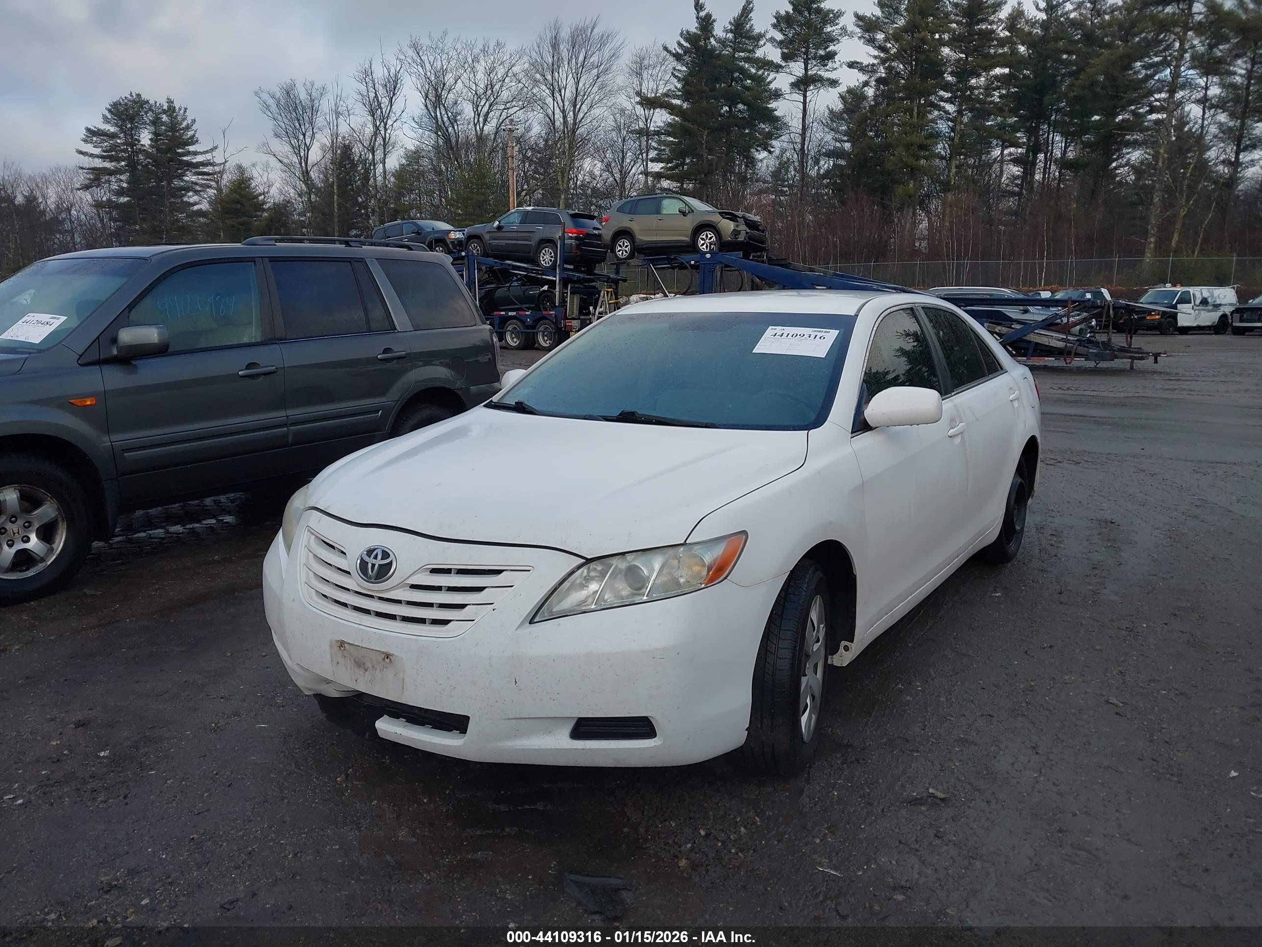 TOYOTA CAMRY image 2