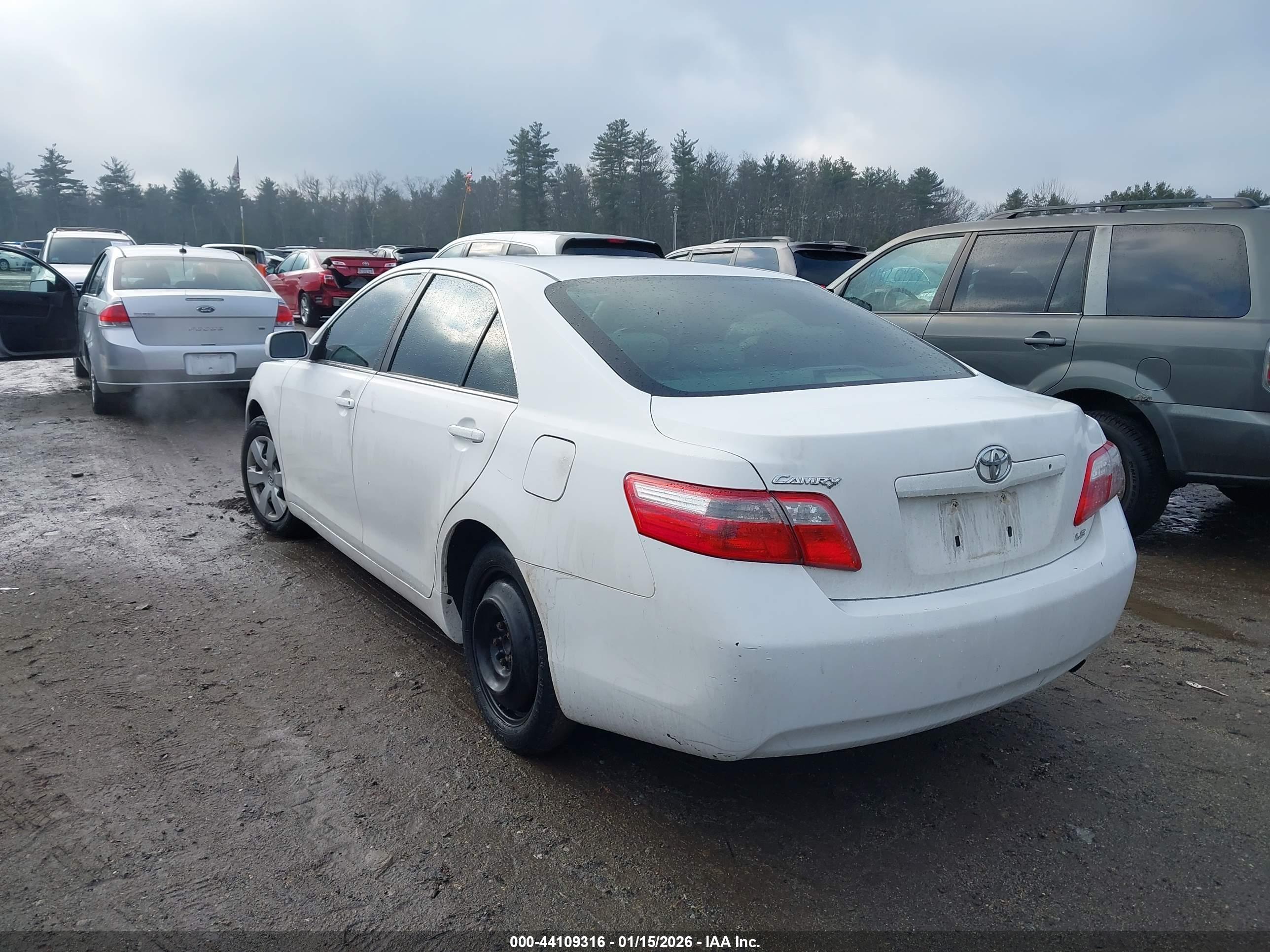 TOYOTA CAMRY image 3
