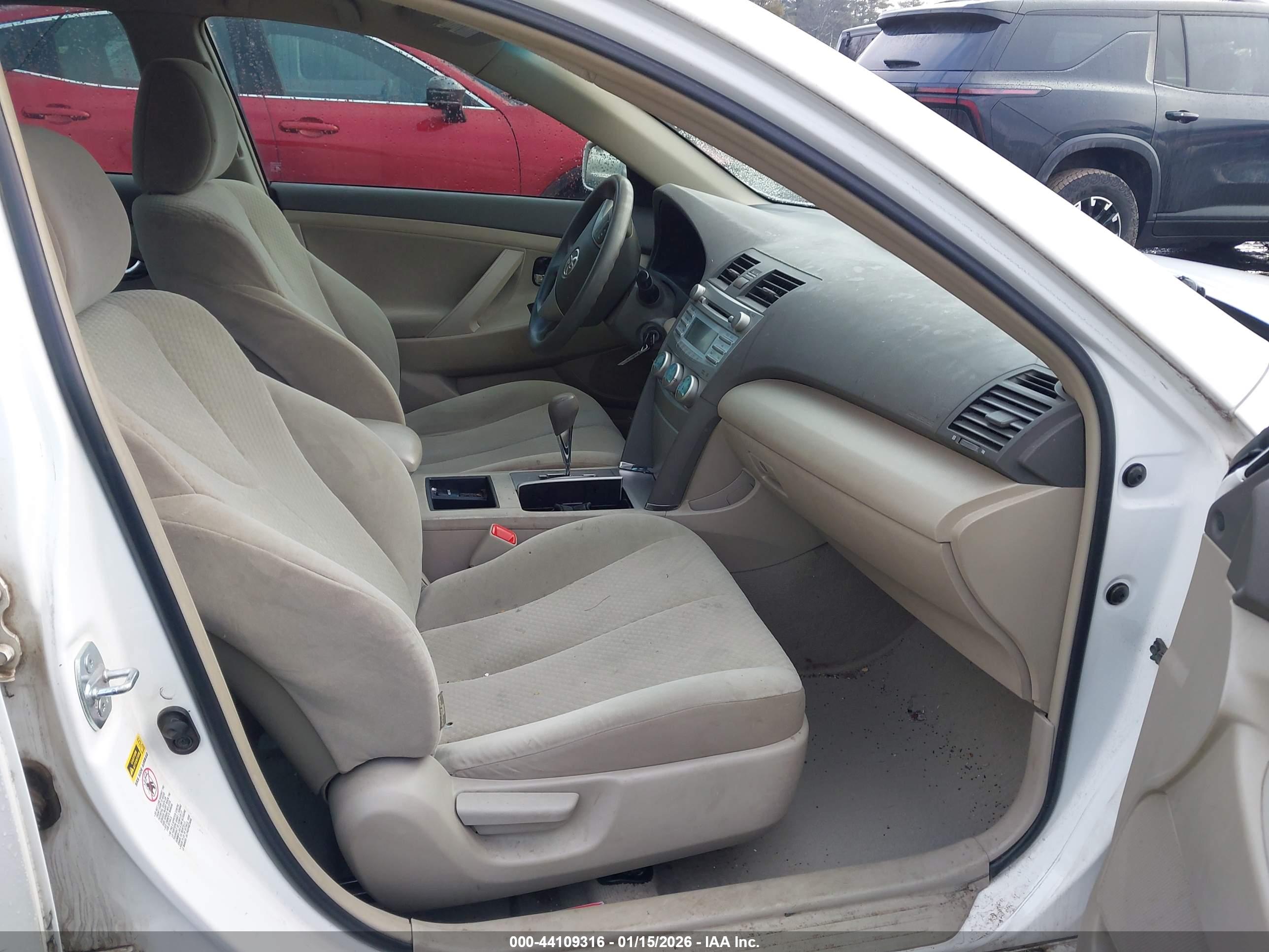 TOYOTA CAMRY image 5