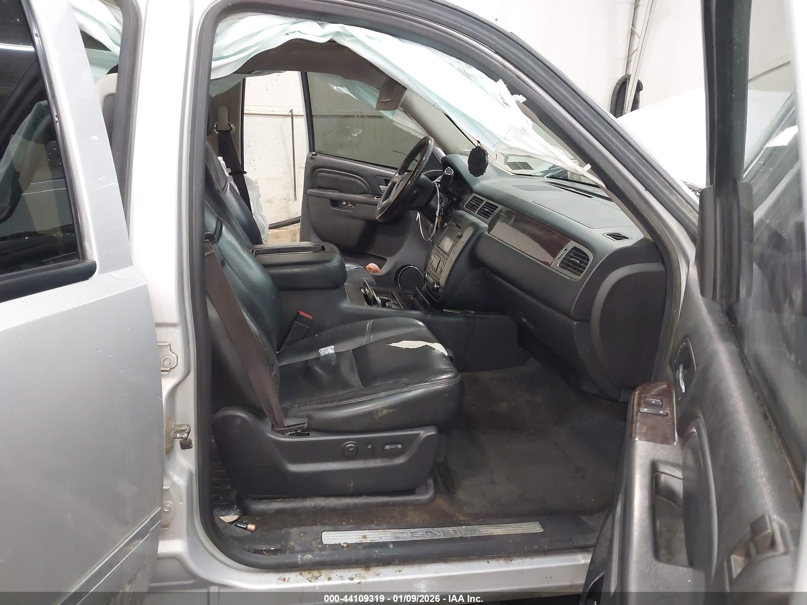 GMC YUKON image 5