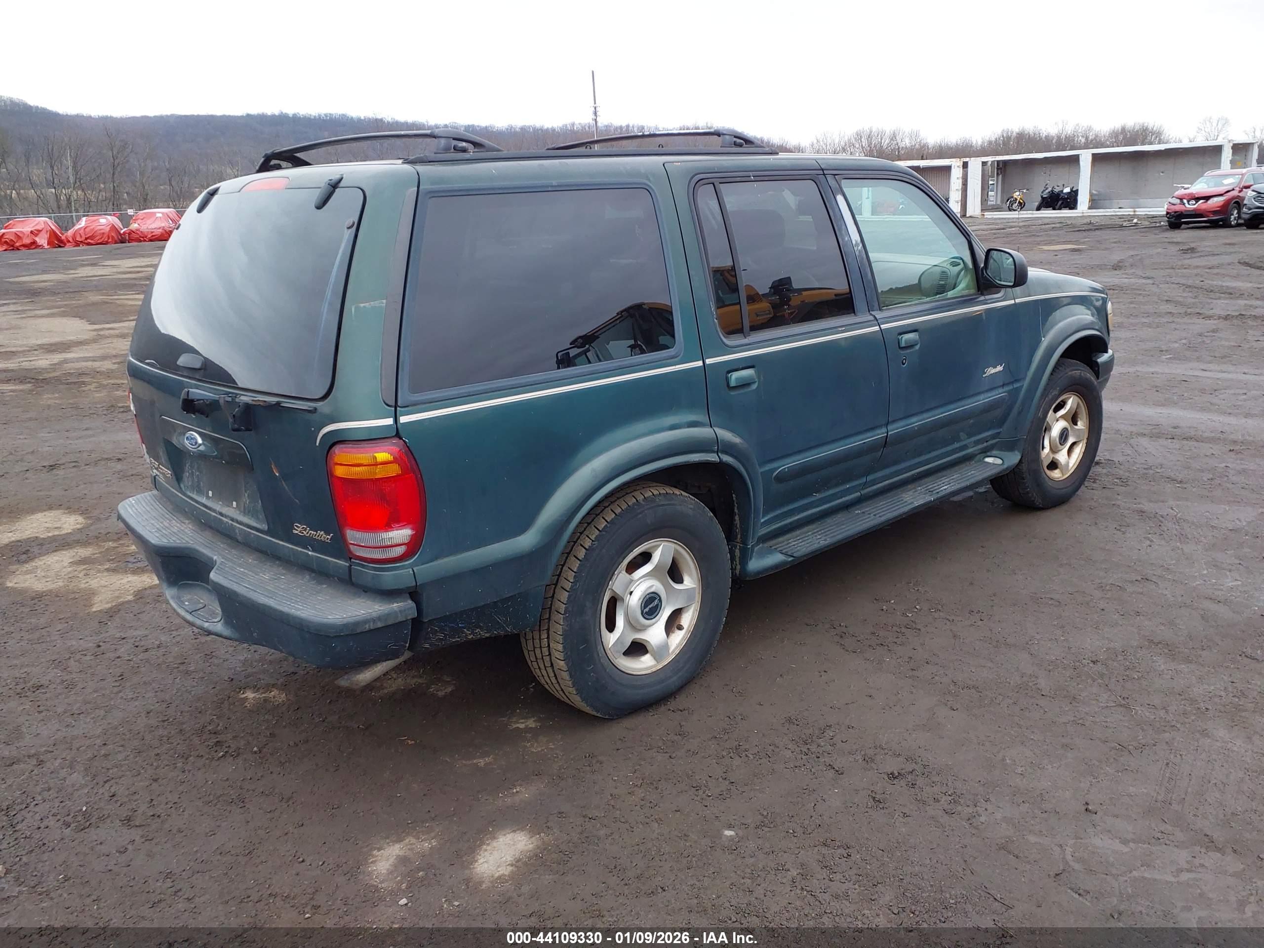 FORD EXPLORER image 4