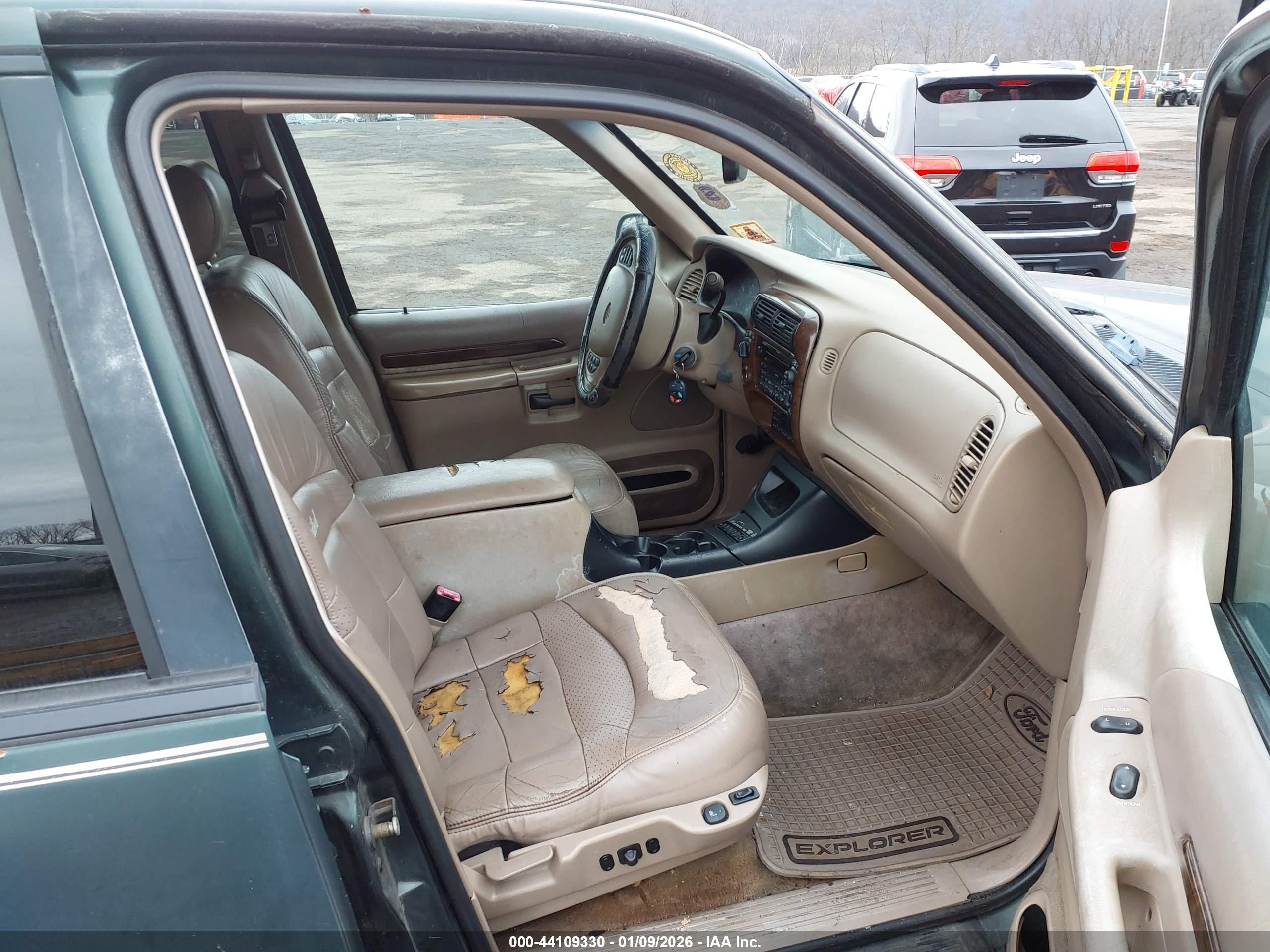 FORD EXPLORER image 5