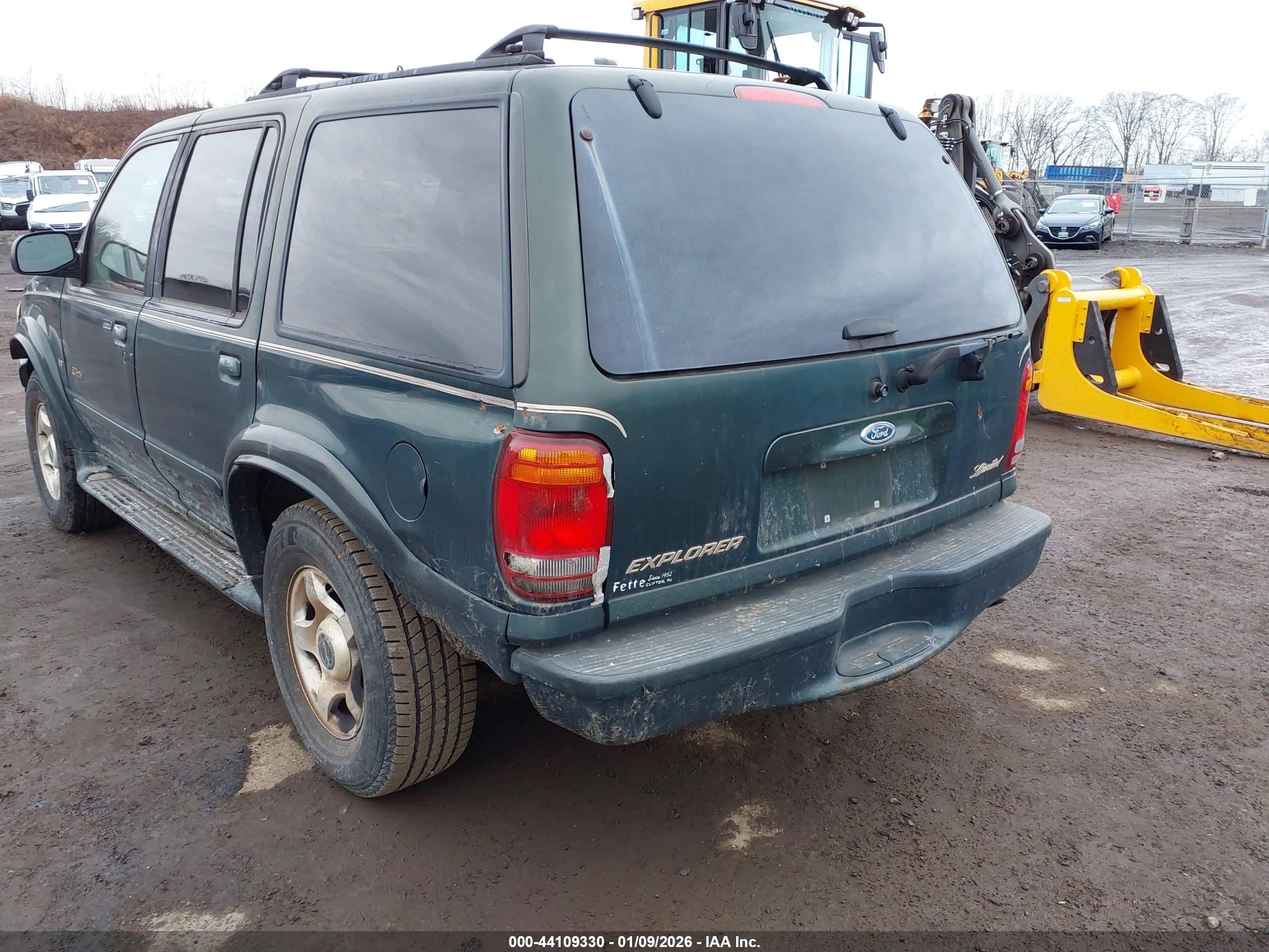 FORD EXPLORER image 6