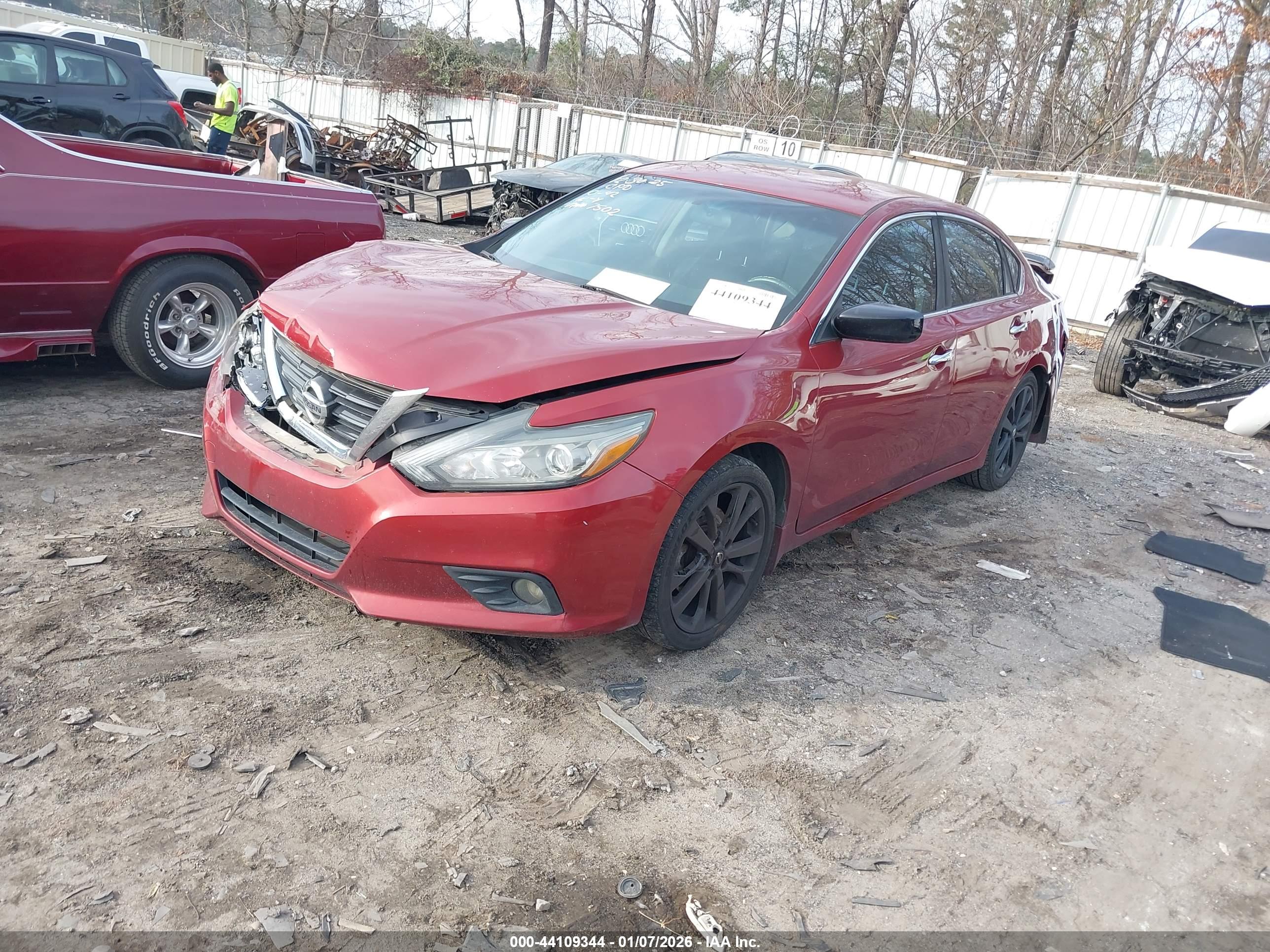 NISSAN ALTIMA image 2
