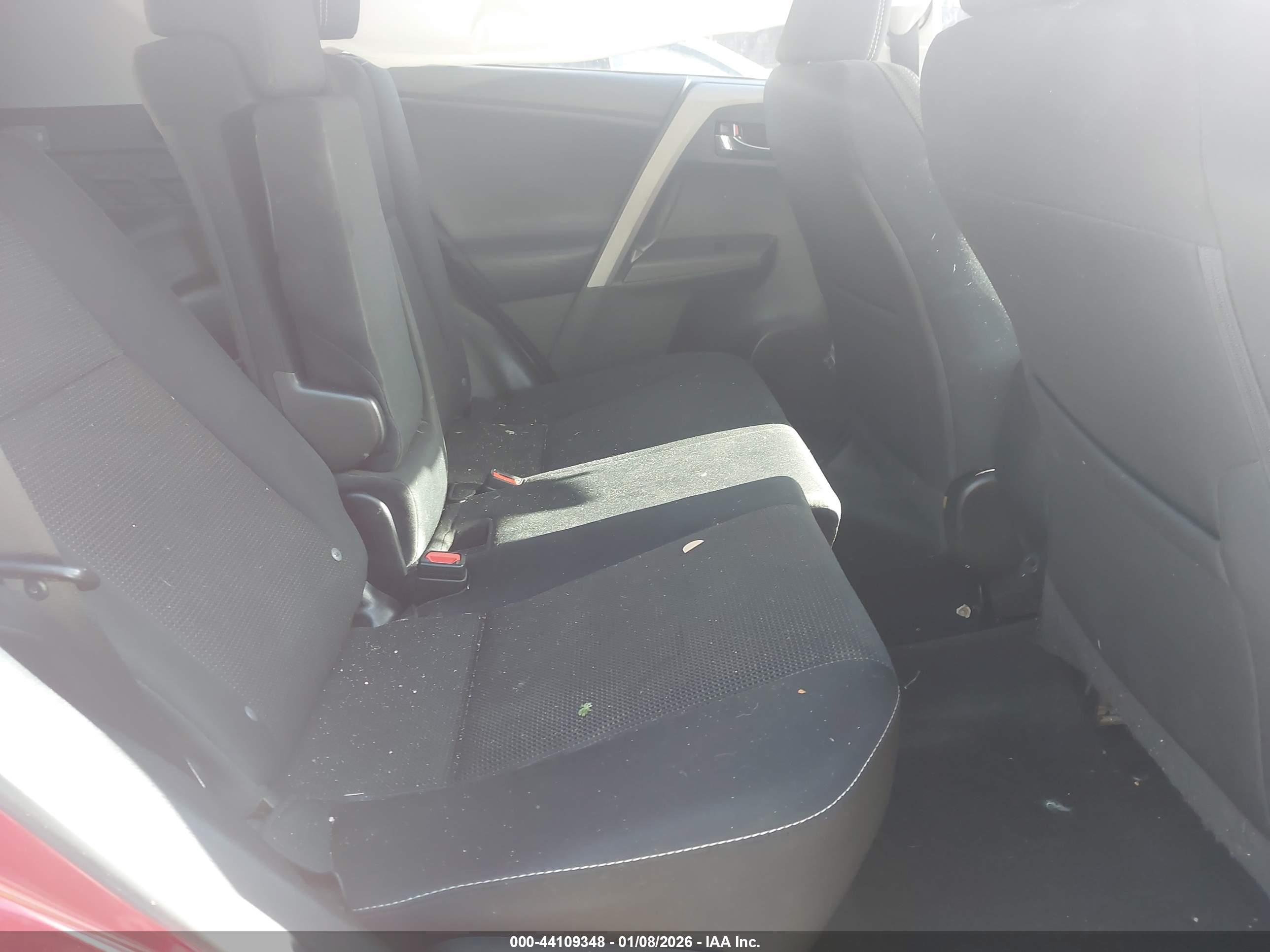 TOYOTA RAV4 image 8