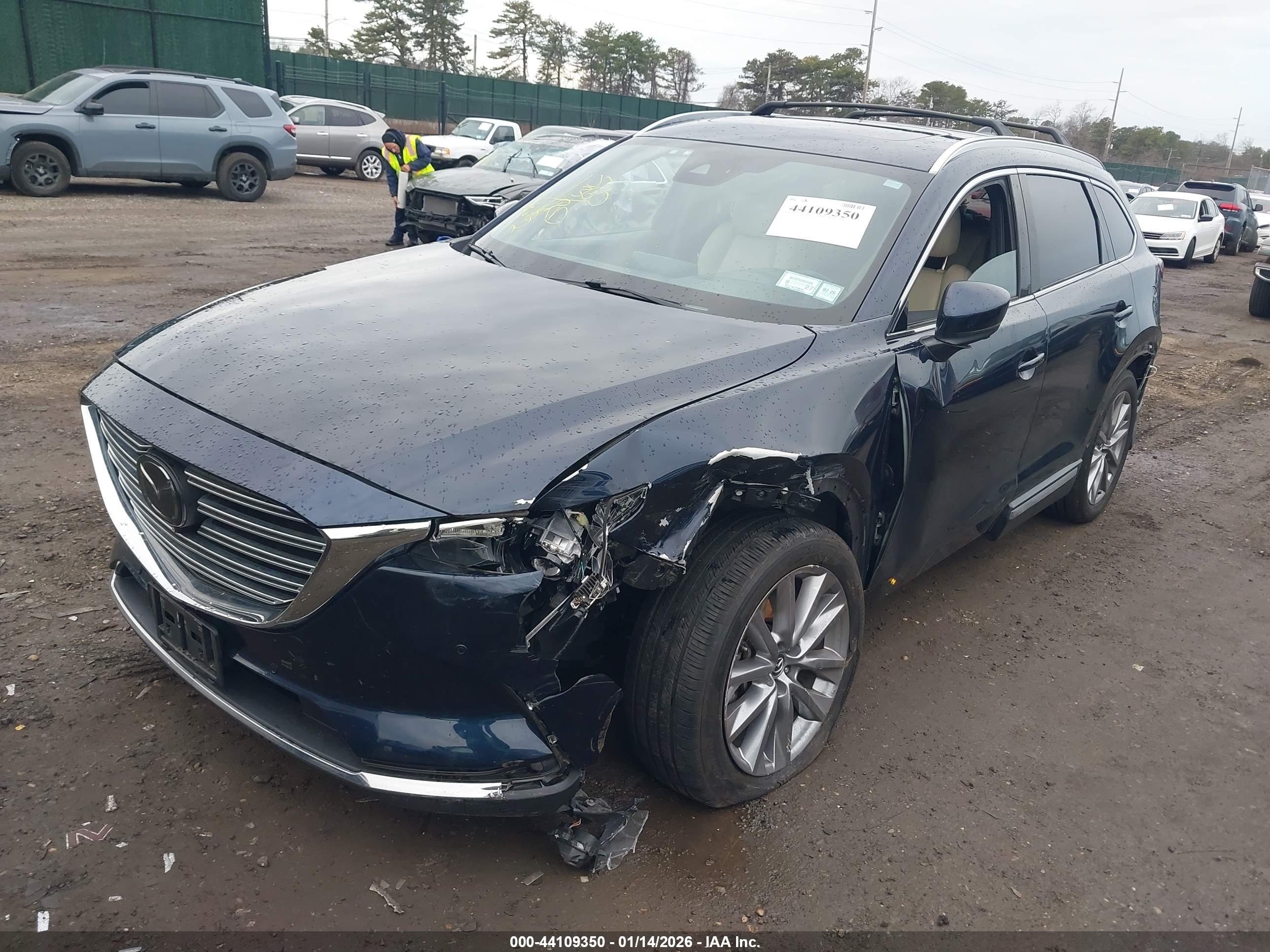 MAZDA CX-9 image 2