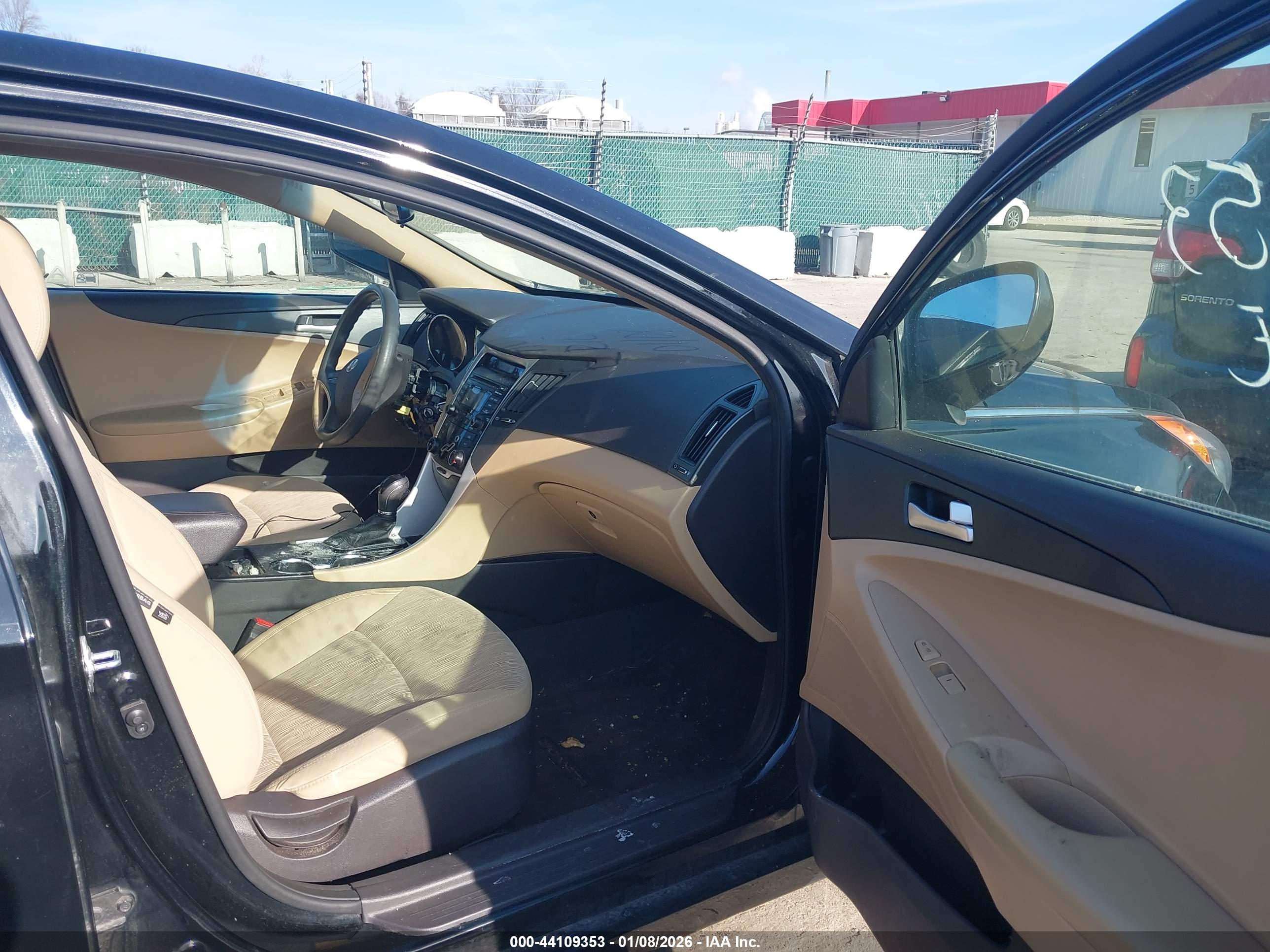 HYUNDAI SONATA image 5