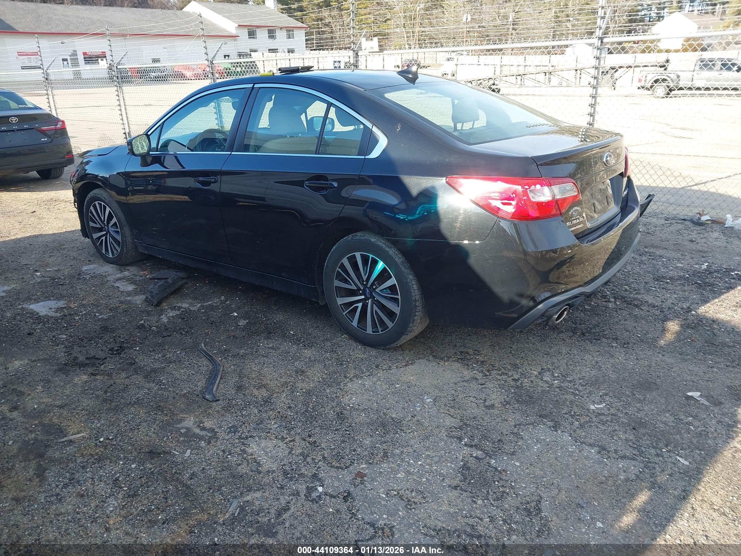 SUBARU LEGACY image 3