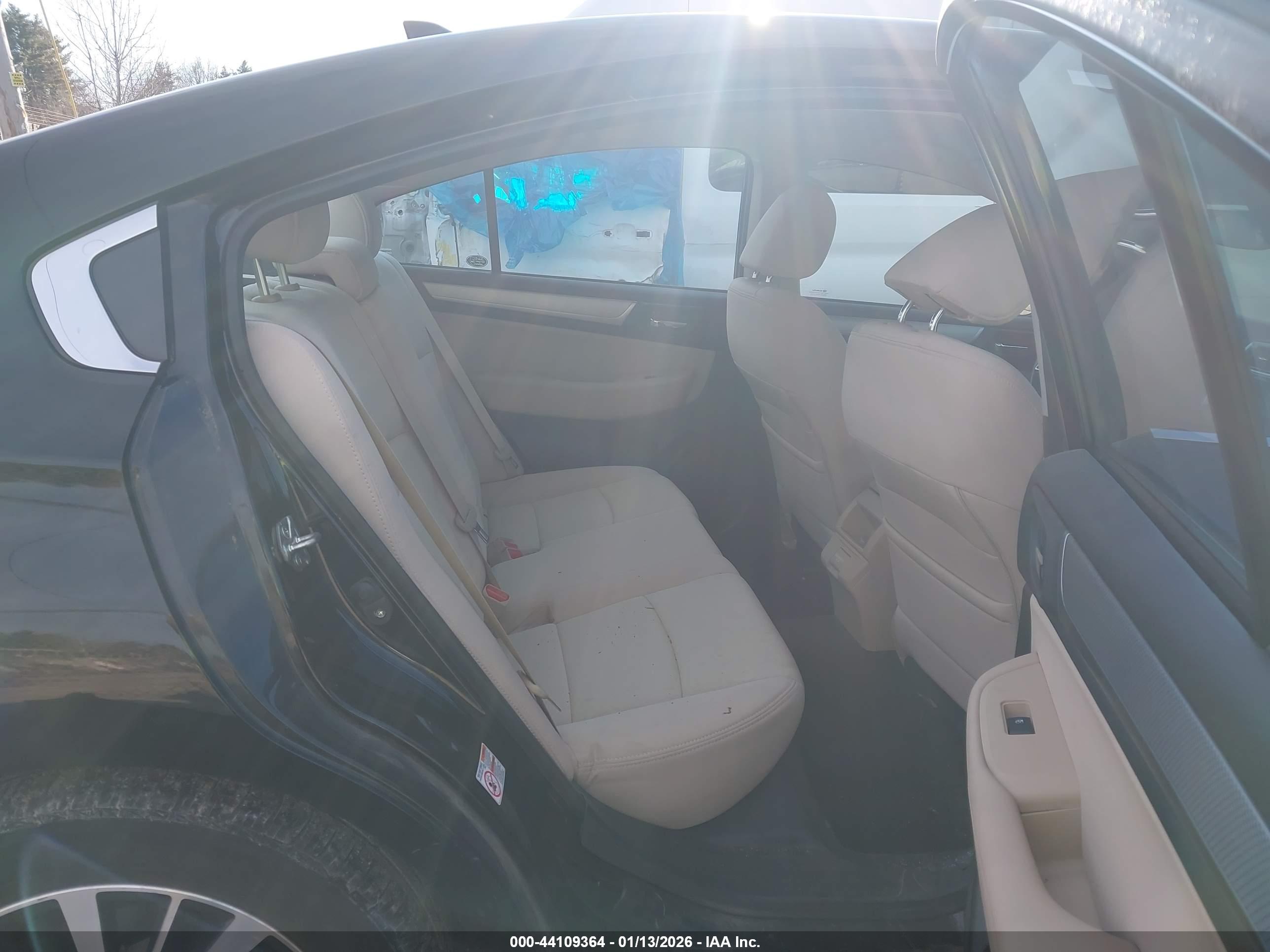 SUBARU LEGACY image 8