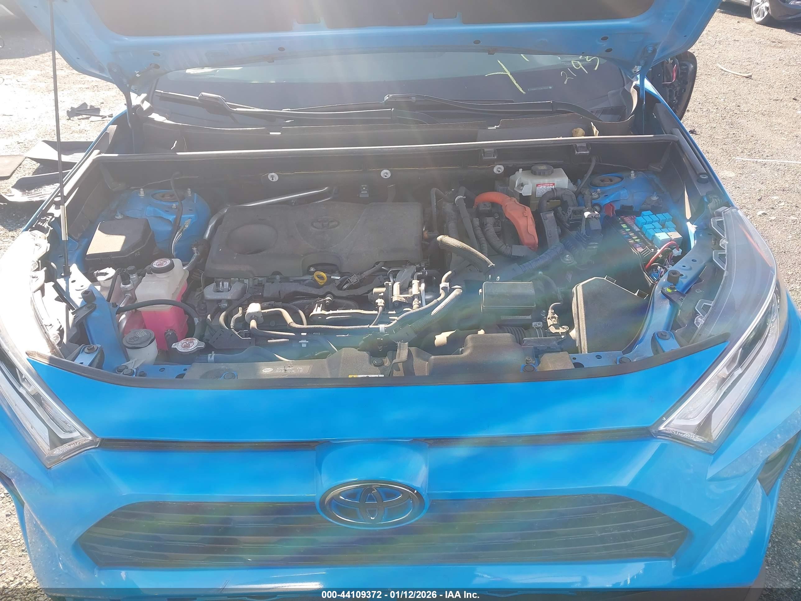 TOYOTA RAV4 image 10