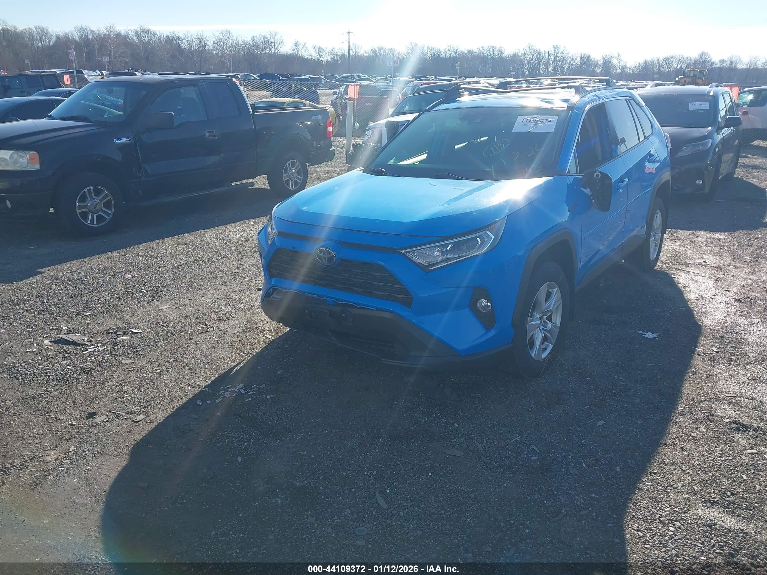 TOYOTA RAV4 image 2