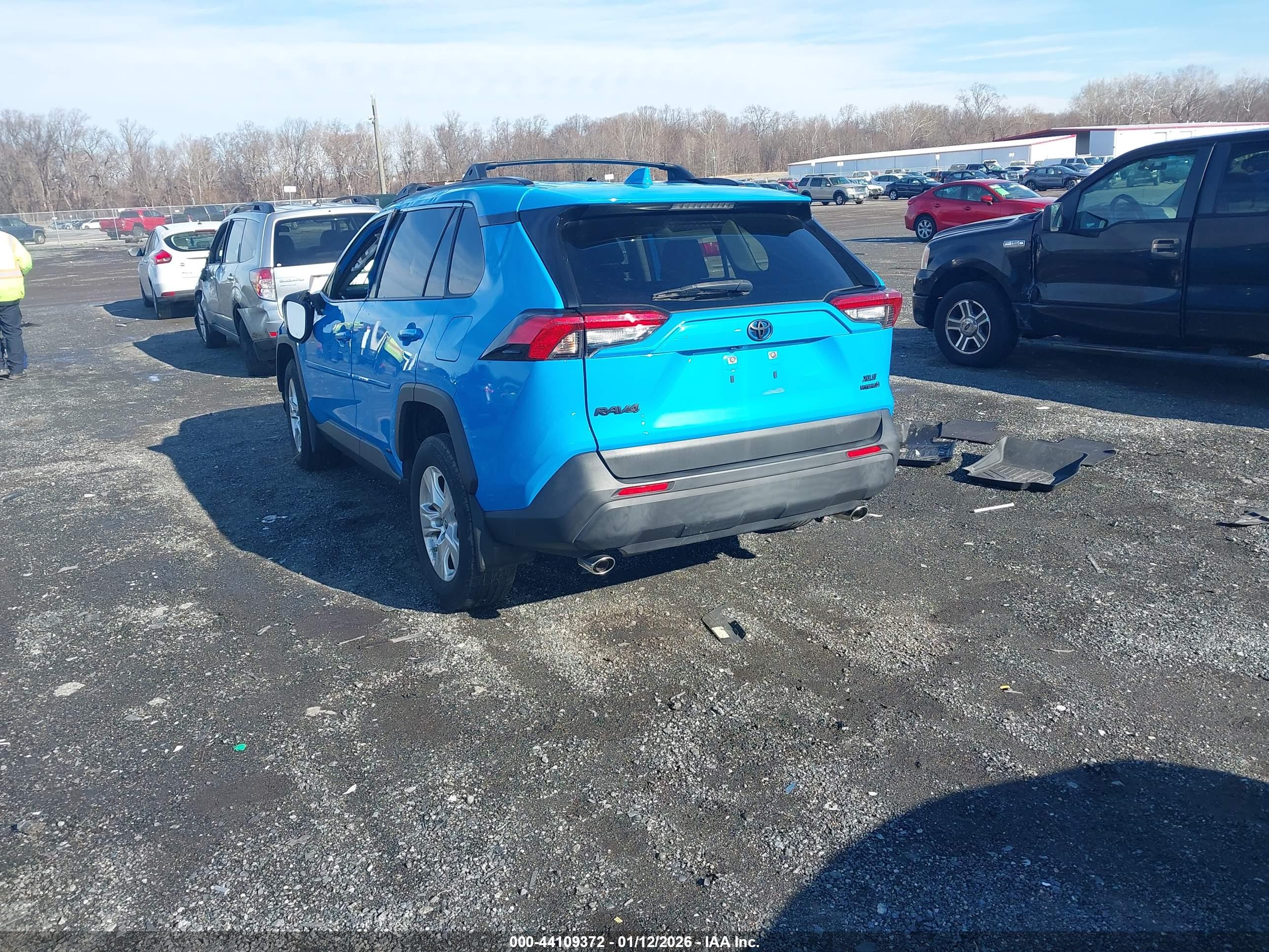 TOYOTA RAV4 image 3