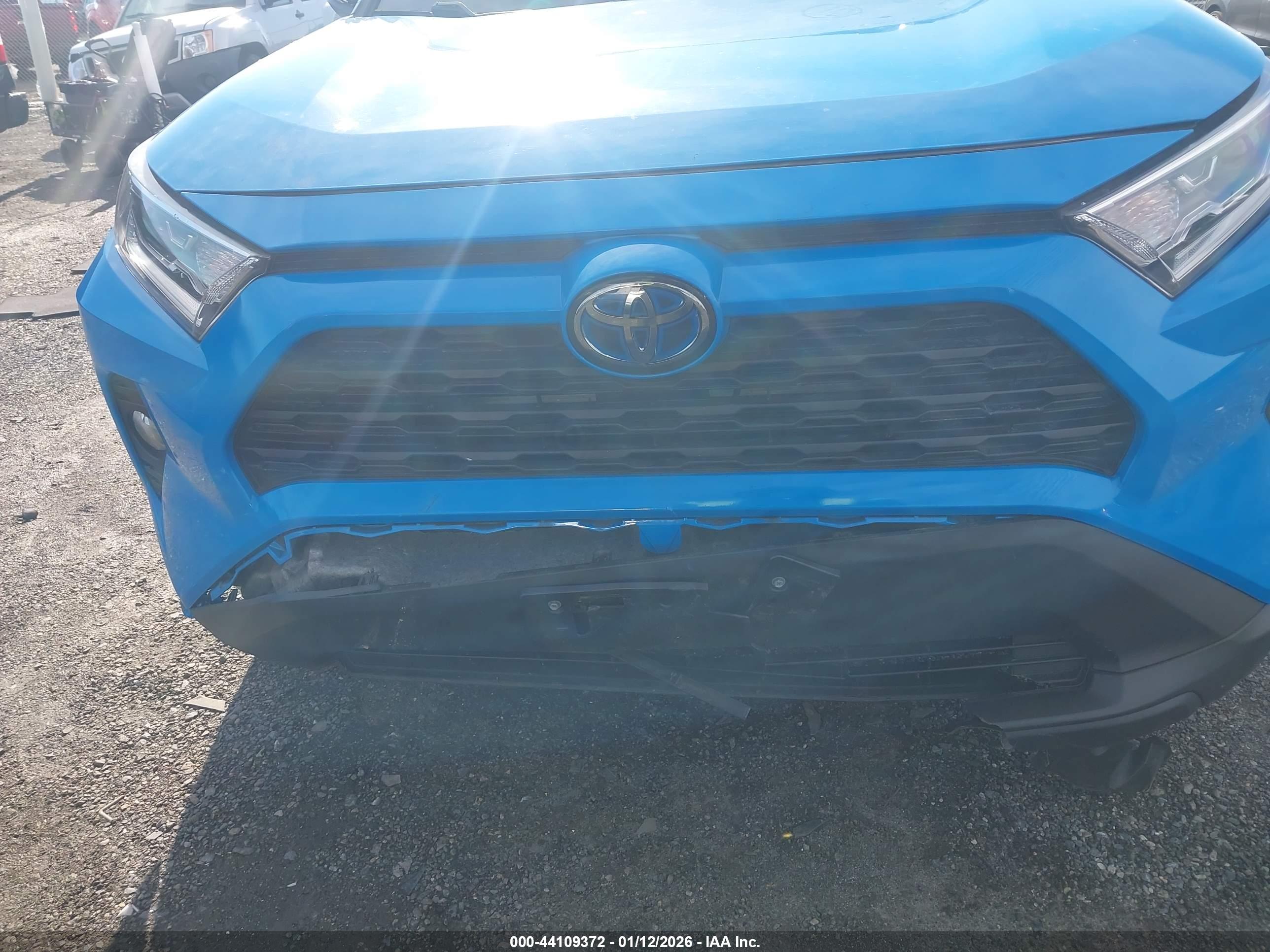 TOYOTA RAV4 image 6