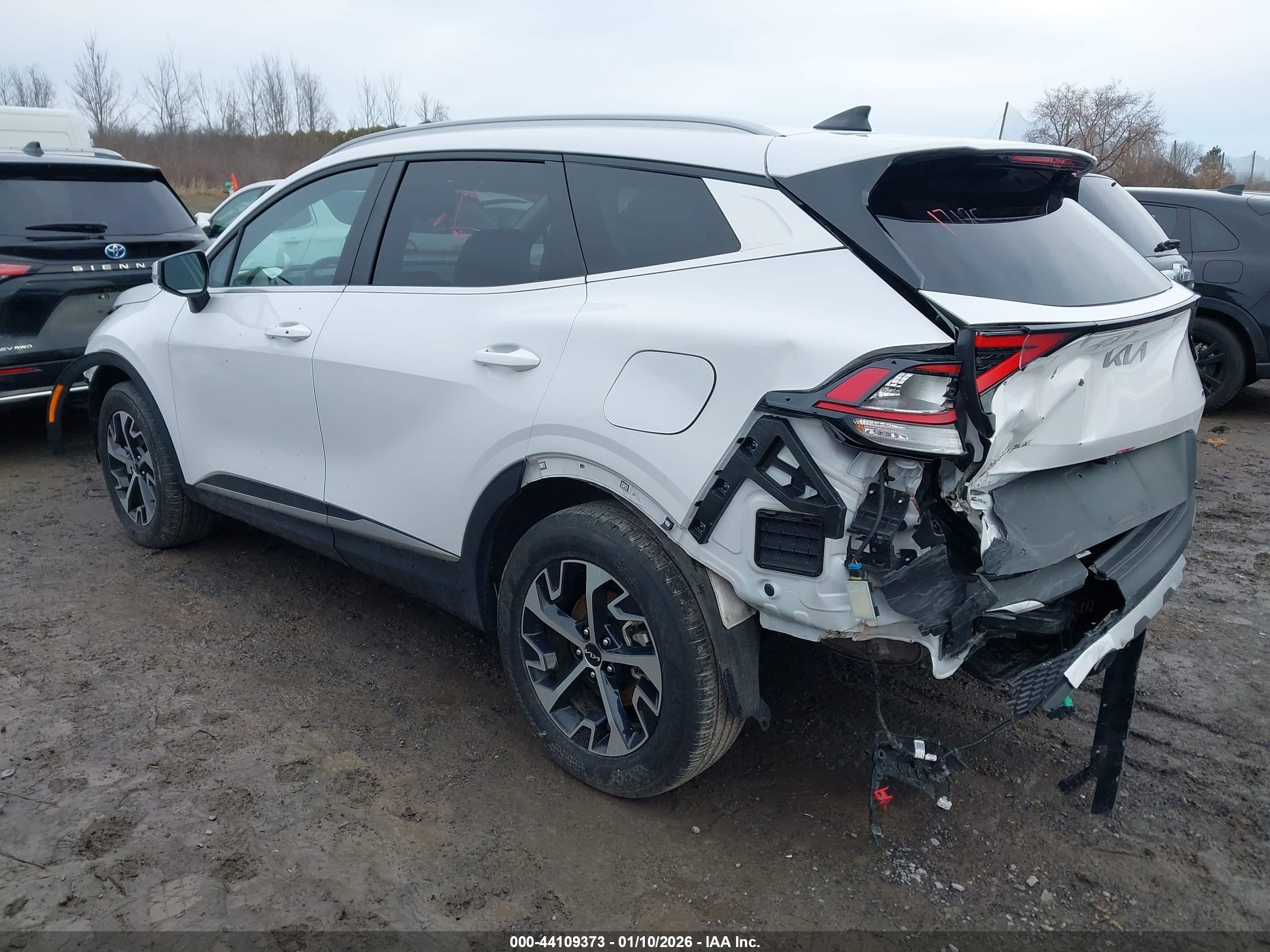 KIA SPORTAGE image 3