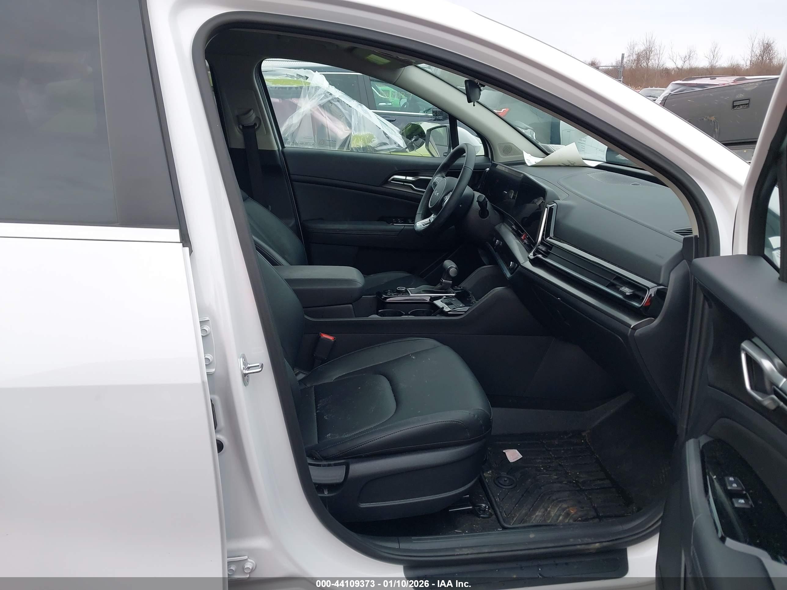 KIA SPORTAGE image 5