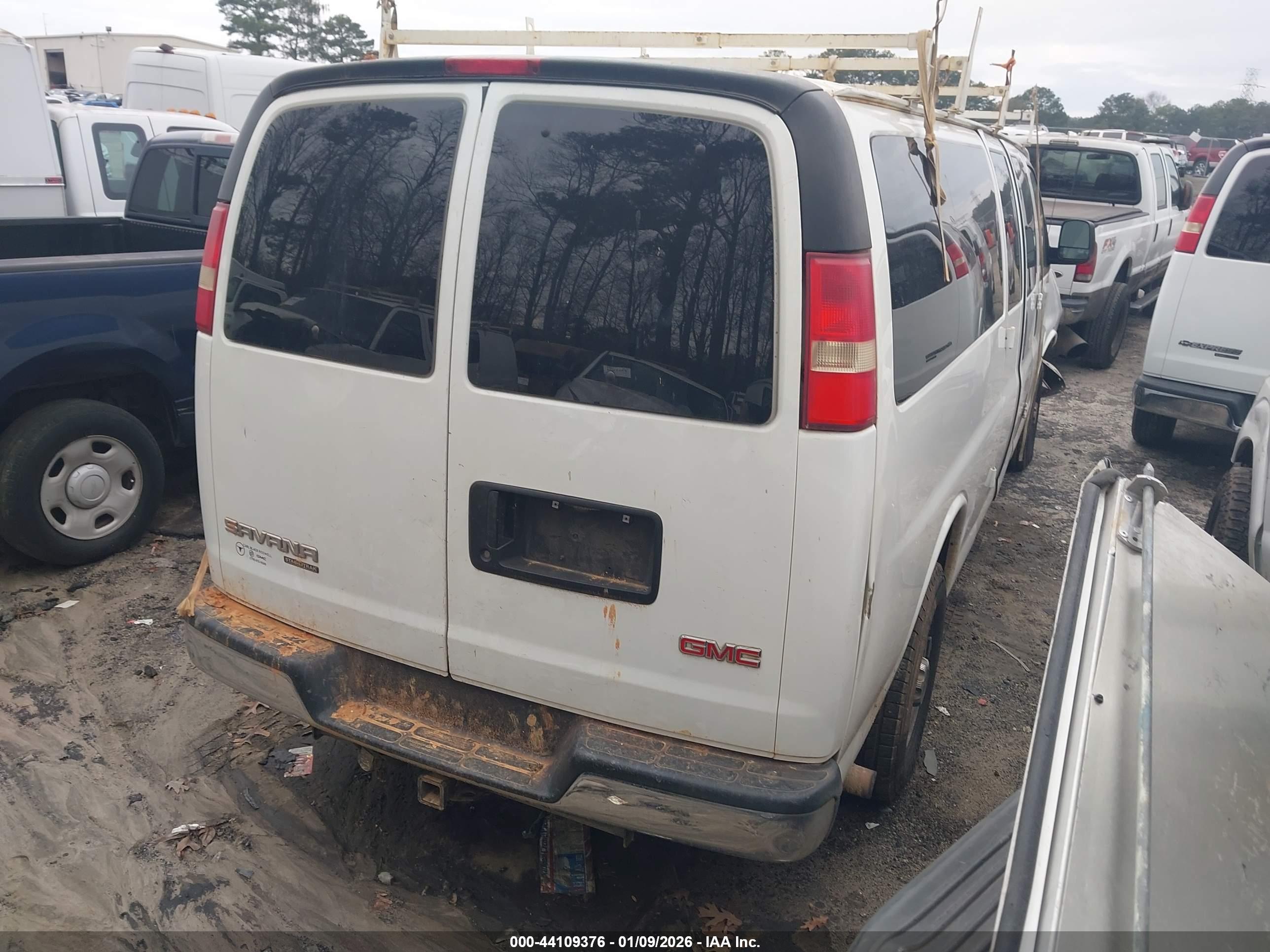 GMC SAVANA image 4