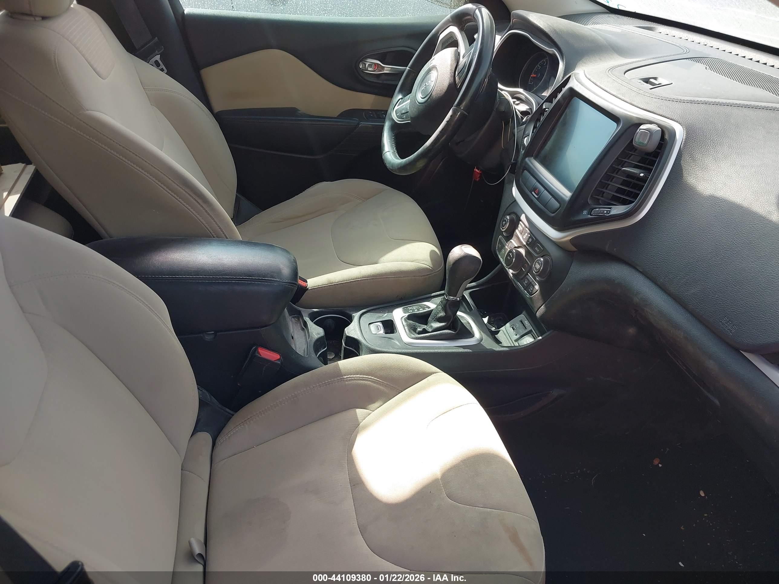 JEEP CHEROKEE image 5