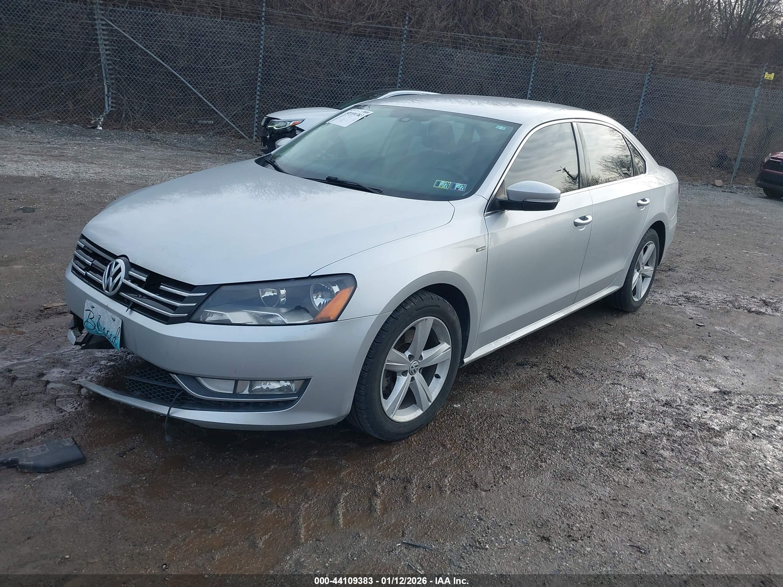 VOLKSWAGEN PASSAT image 2